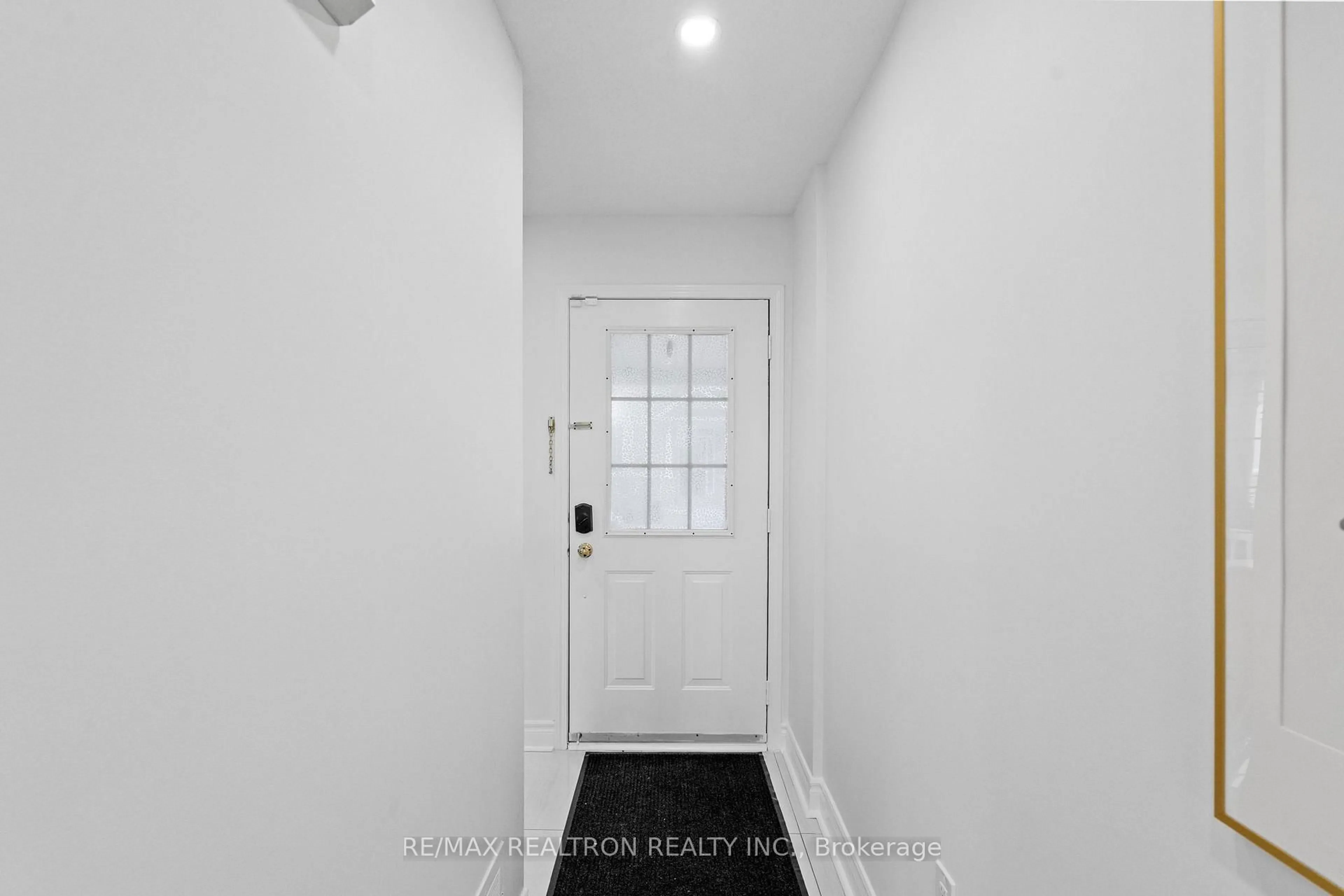 Indoor entryway for 49 Torr Lane, Ajax Ontario L1S 7N1