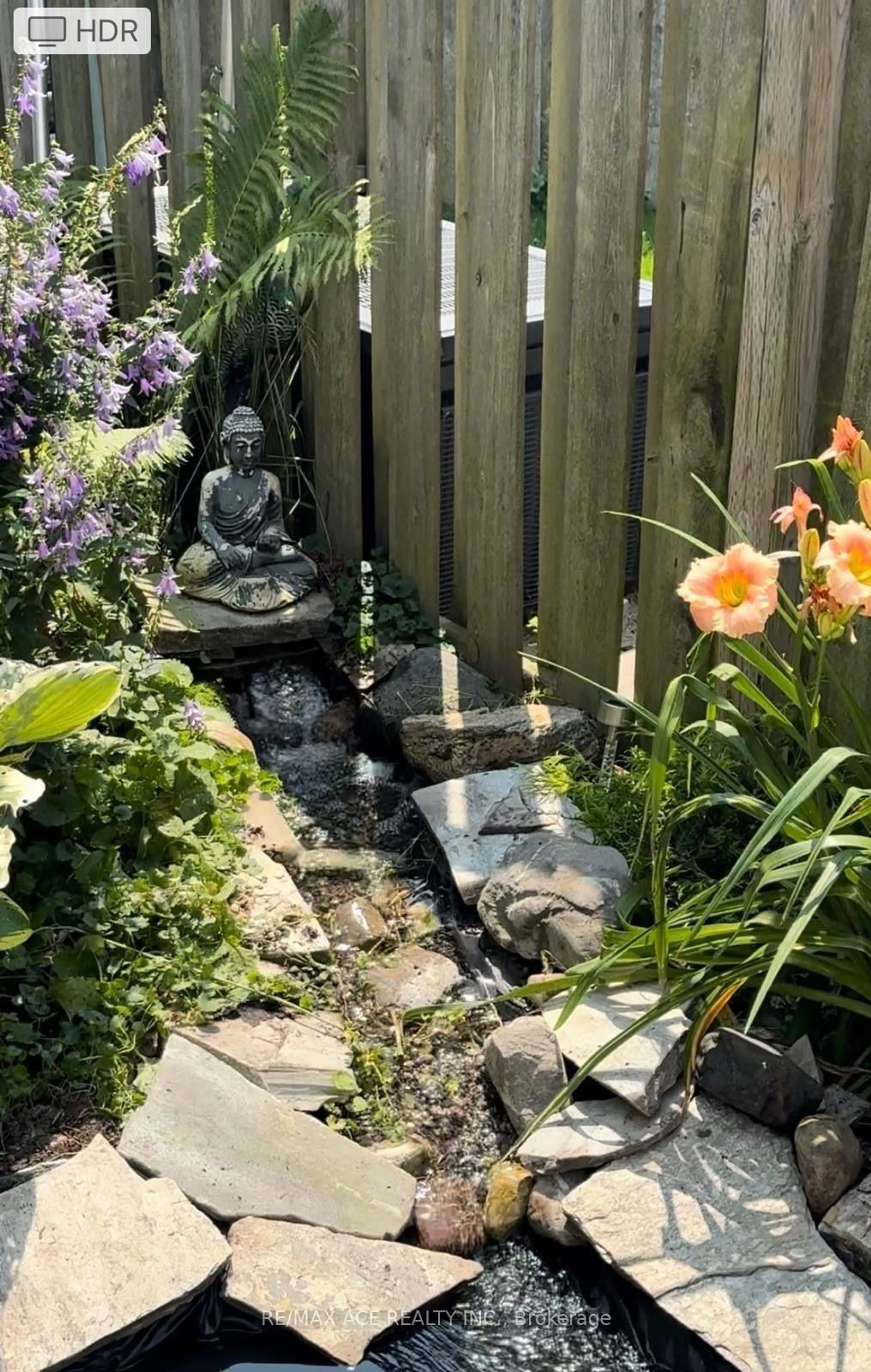 Patio, street for 1456 Valley Dr, Oshawa Ontario L1J 7Z3
