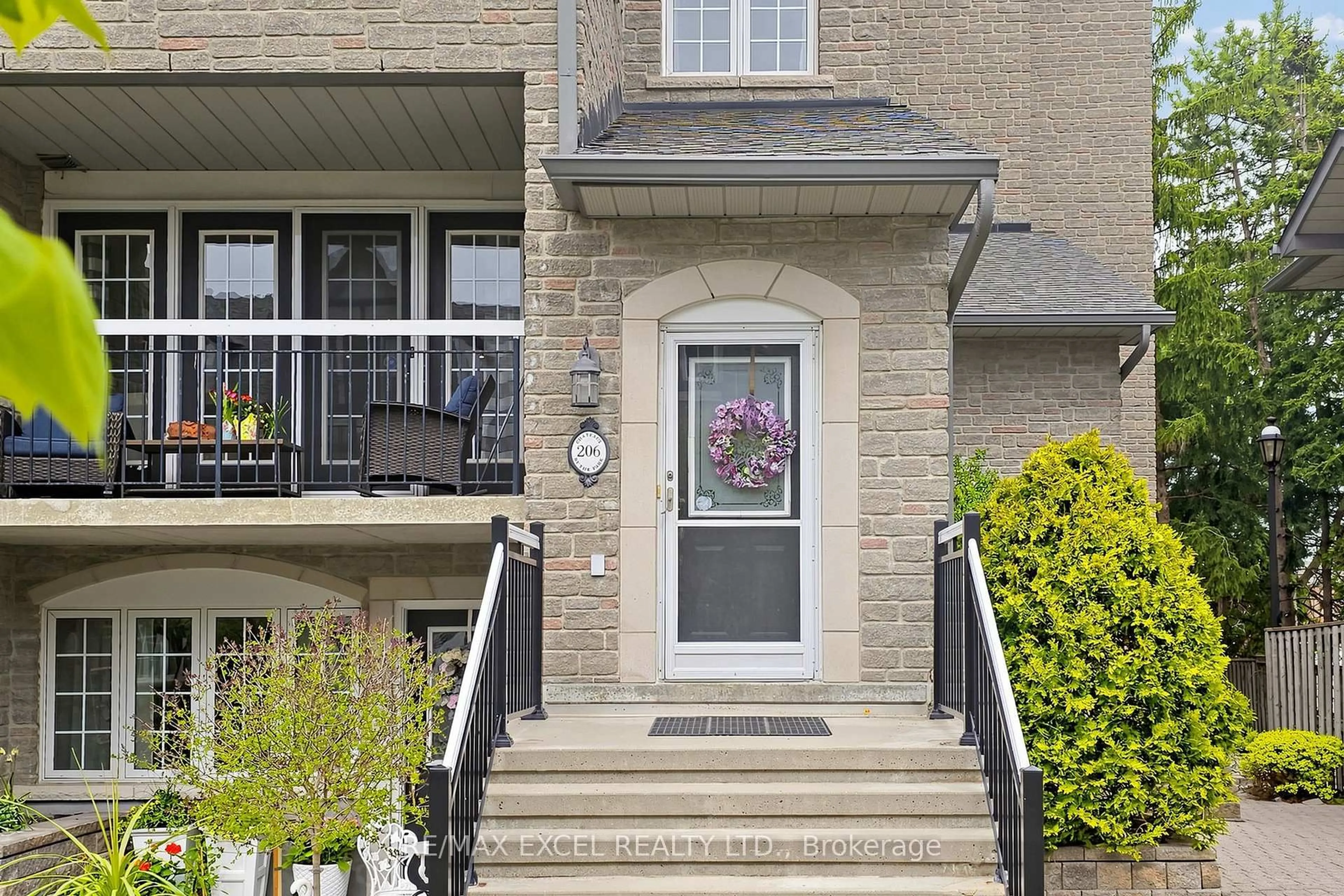 Unknown for 1995 Royal Rd #206, Pickering Ontario L1V 6V9