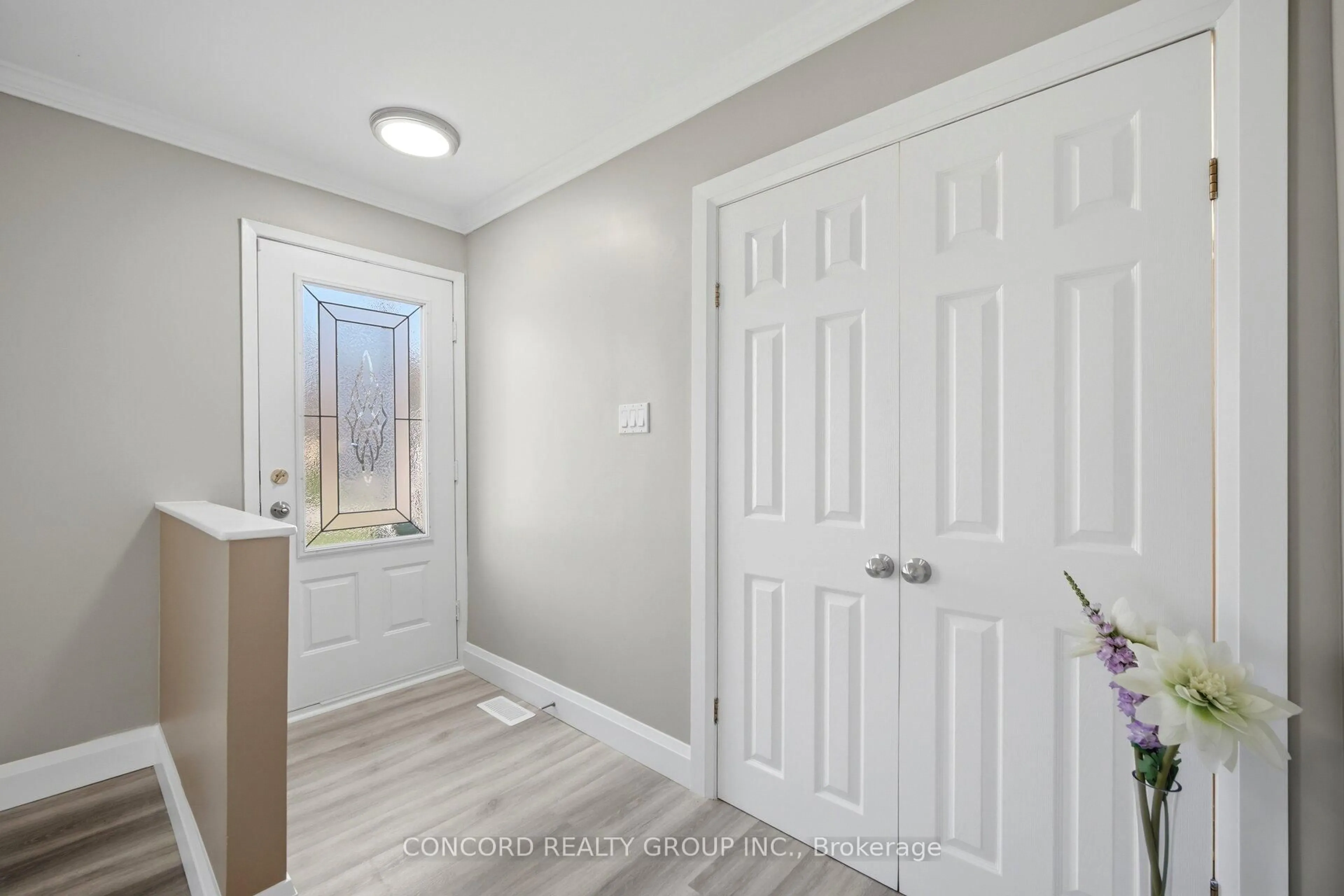 Indoor entryway for 497 Phillip Murray Ave, Oshawa Ontario L1J 1H7