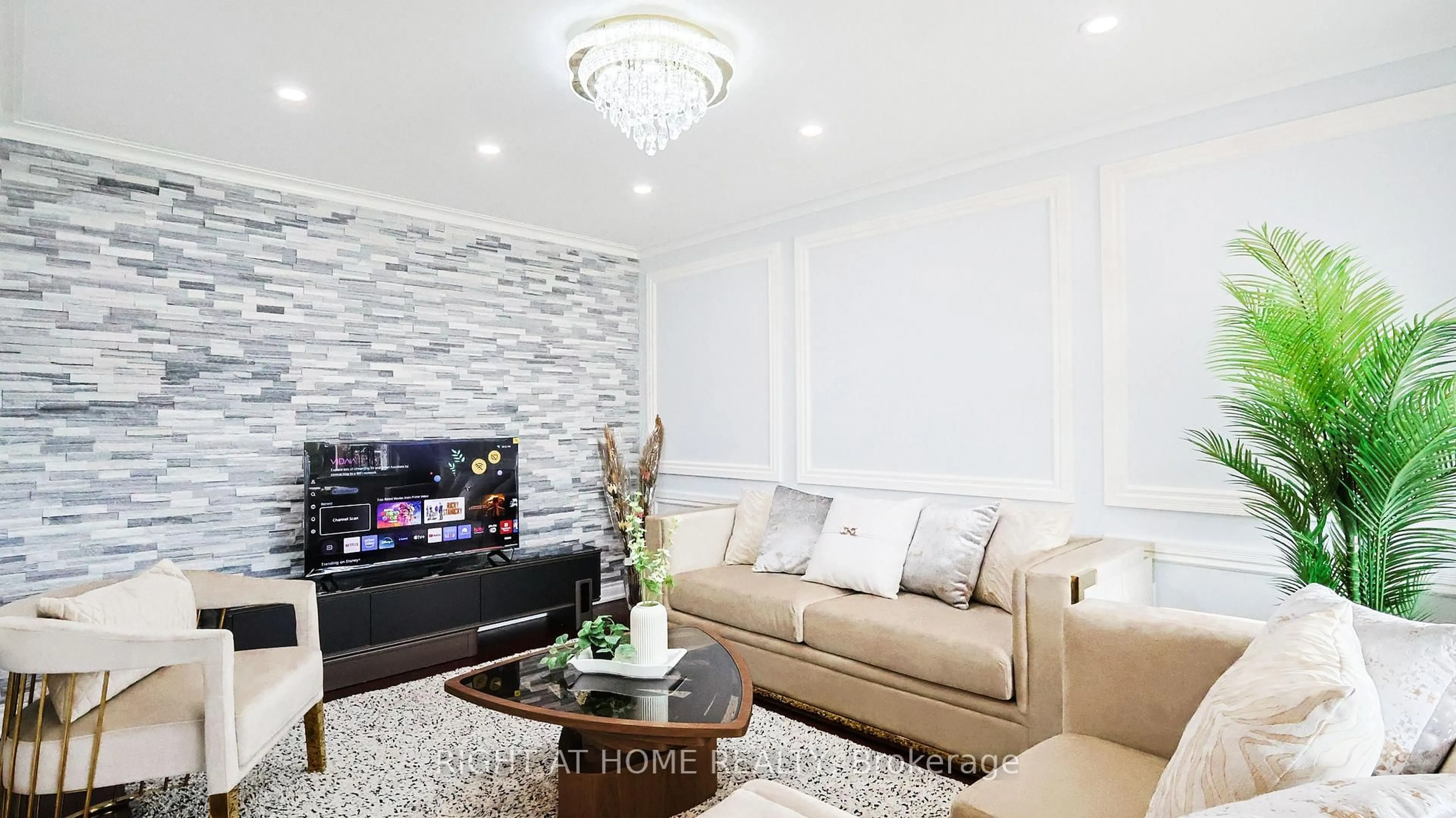 Living room with furniture, unknown for 150 Tower Dr, Toronto Ontario M1R 3P5