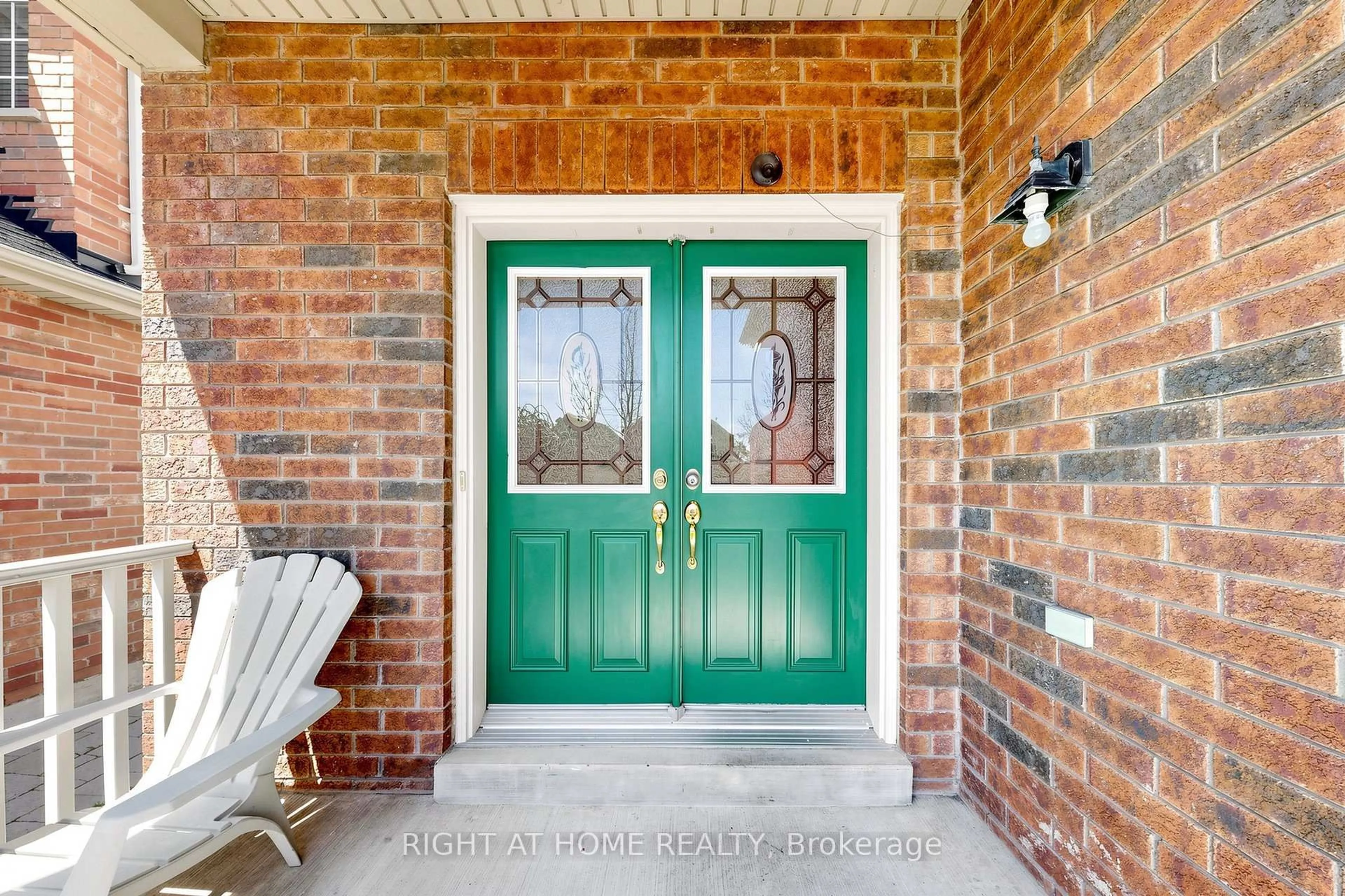 Indoor entryway for 648 Blackwood Blvd, Oshawa Ontario L1K 0G7