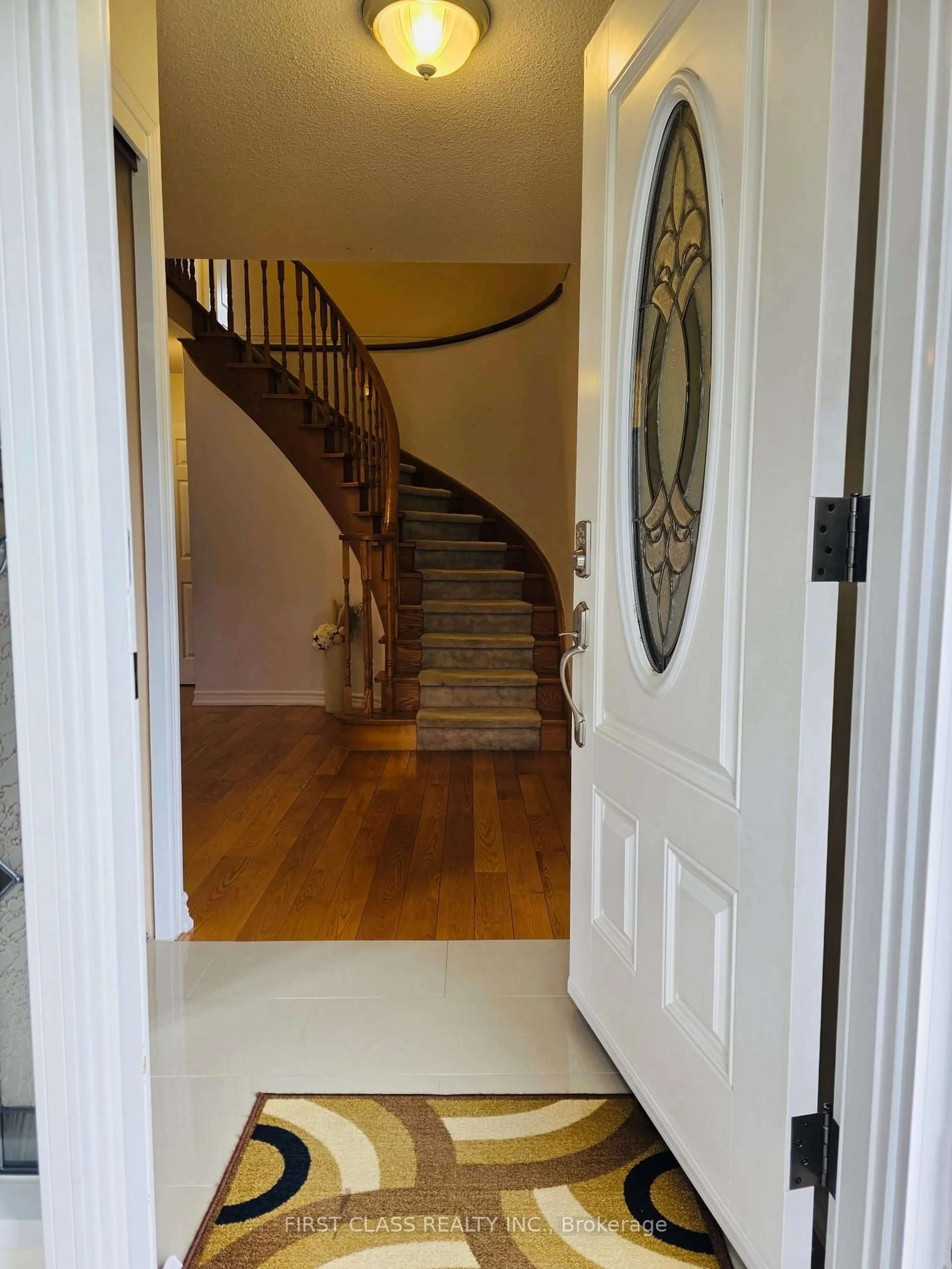 Indoor foyer for 59 Calverley Tr, Toronto Ontario M1C 3S5