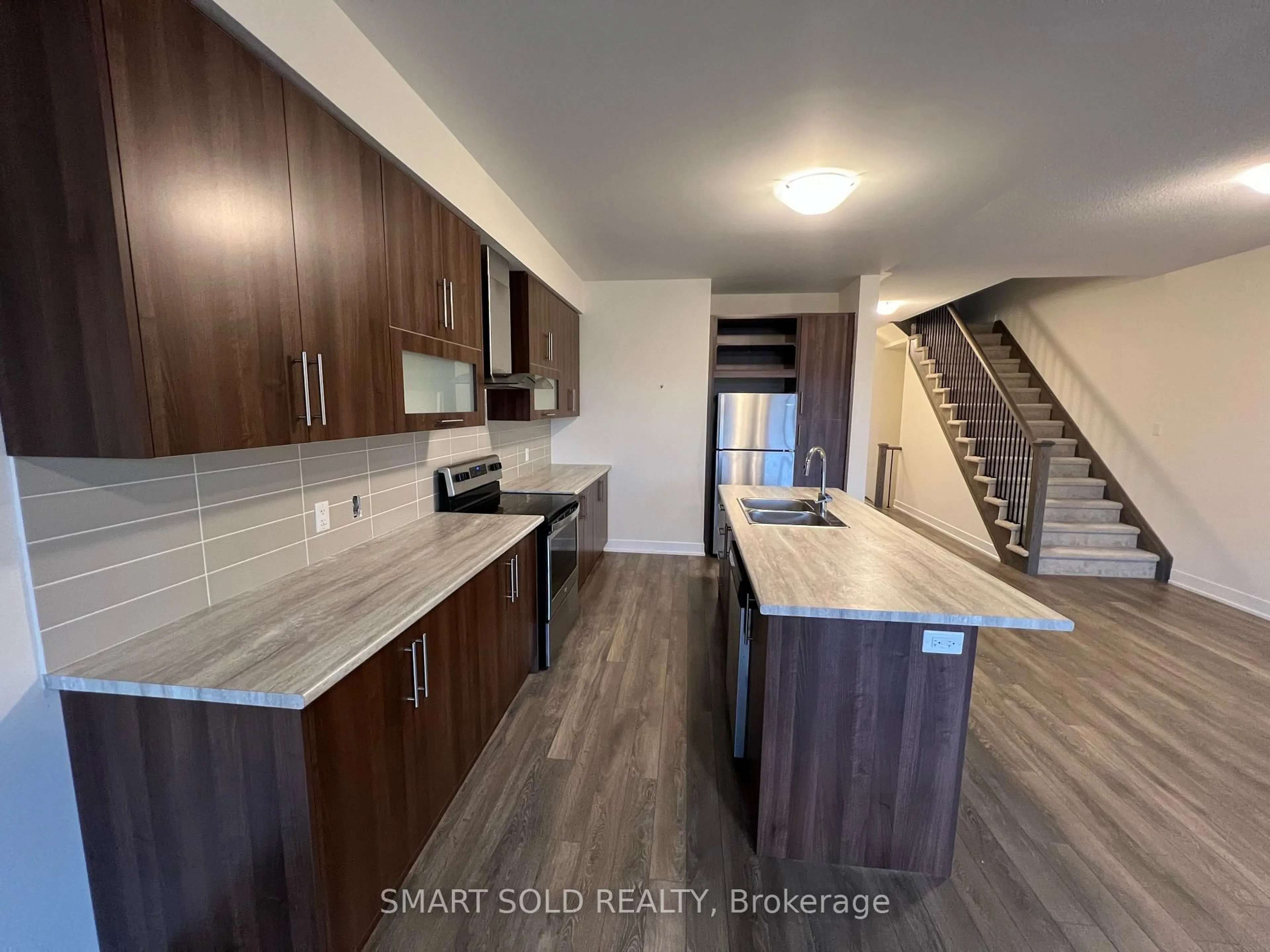 Open concept kitchen, unknown for 80 Donald Fleming Way #84, Whitby Ontario L1R 0N8