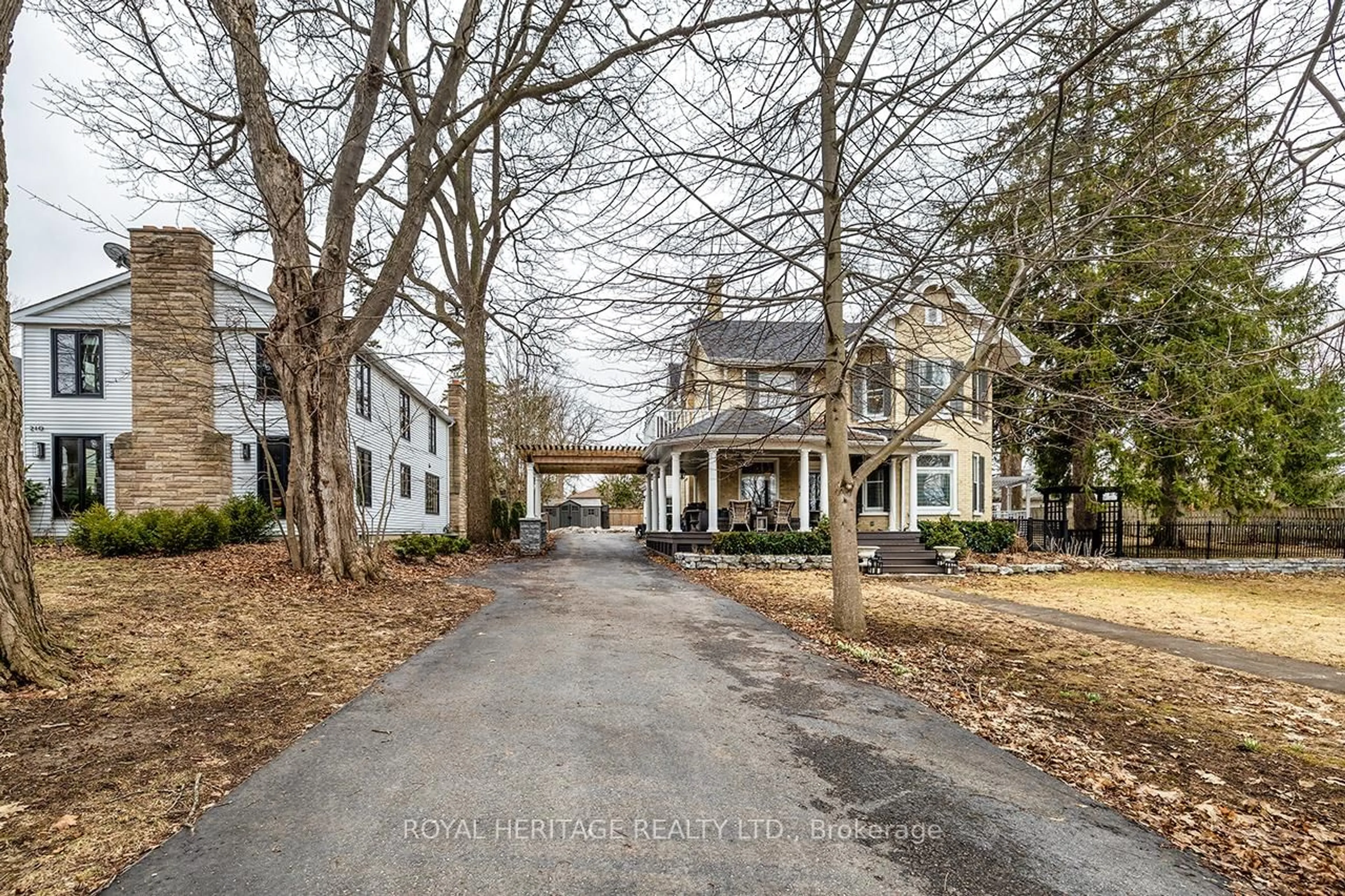 A pic from outside/outdoor area/front of a property/back of a property/a pic from drone, street for 220 Cochrane St, Scugog Ontario L9L 1M1