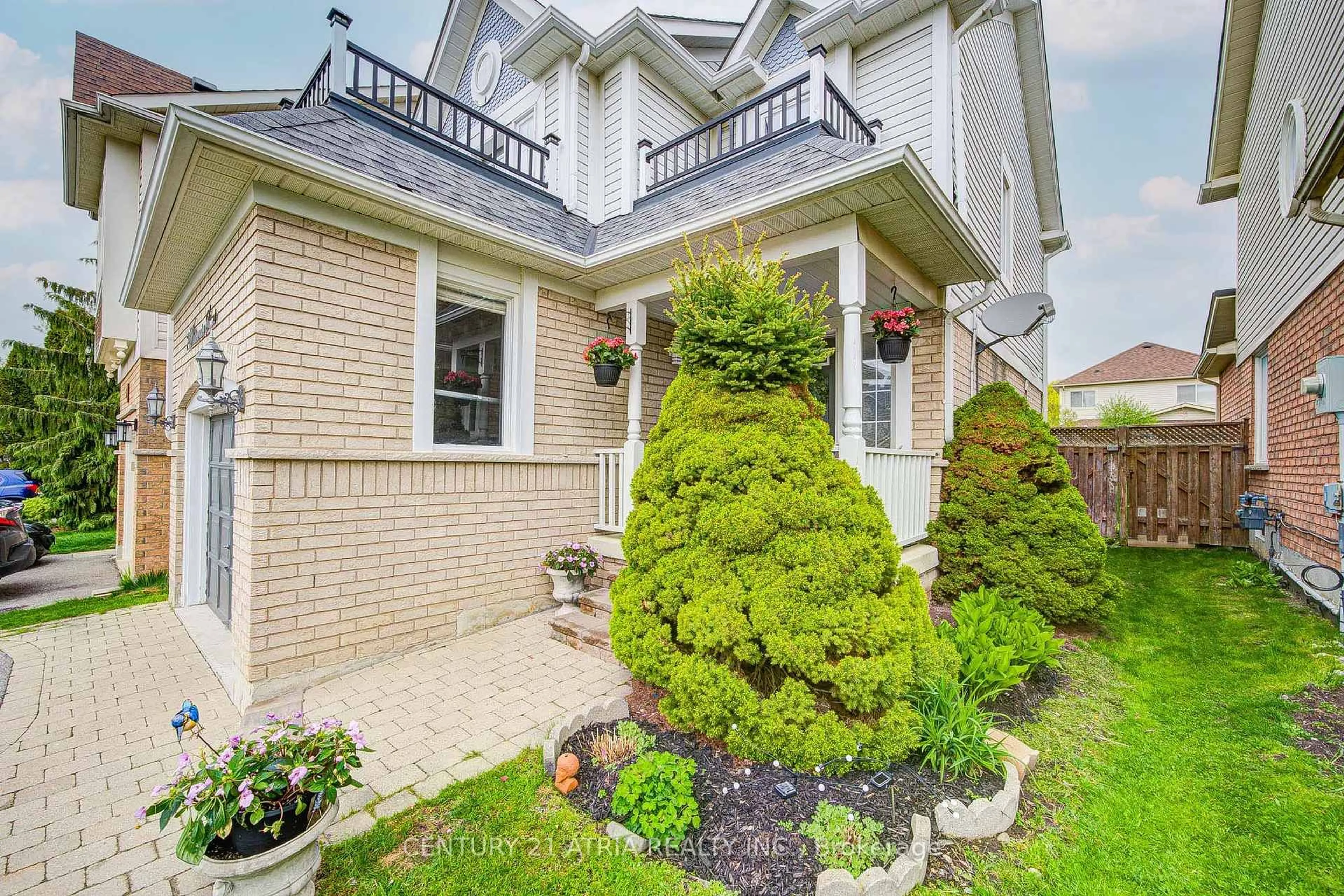 Home with brick exterior material, street for 7 Whitewater St, Whitby Ontario L1R 2S9