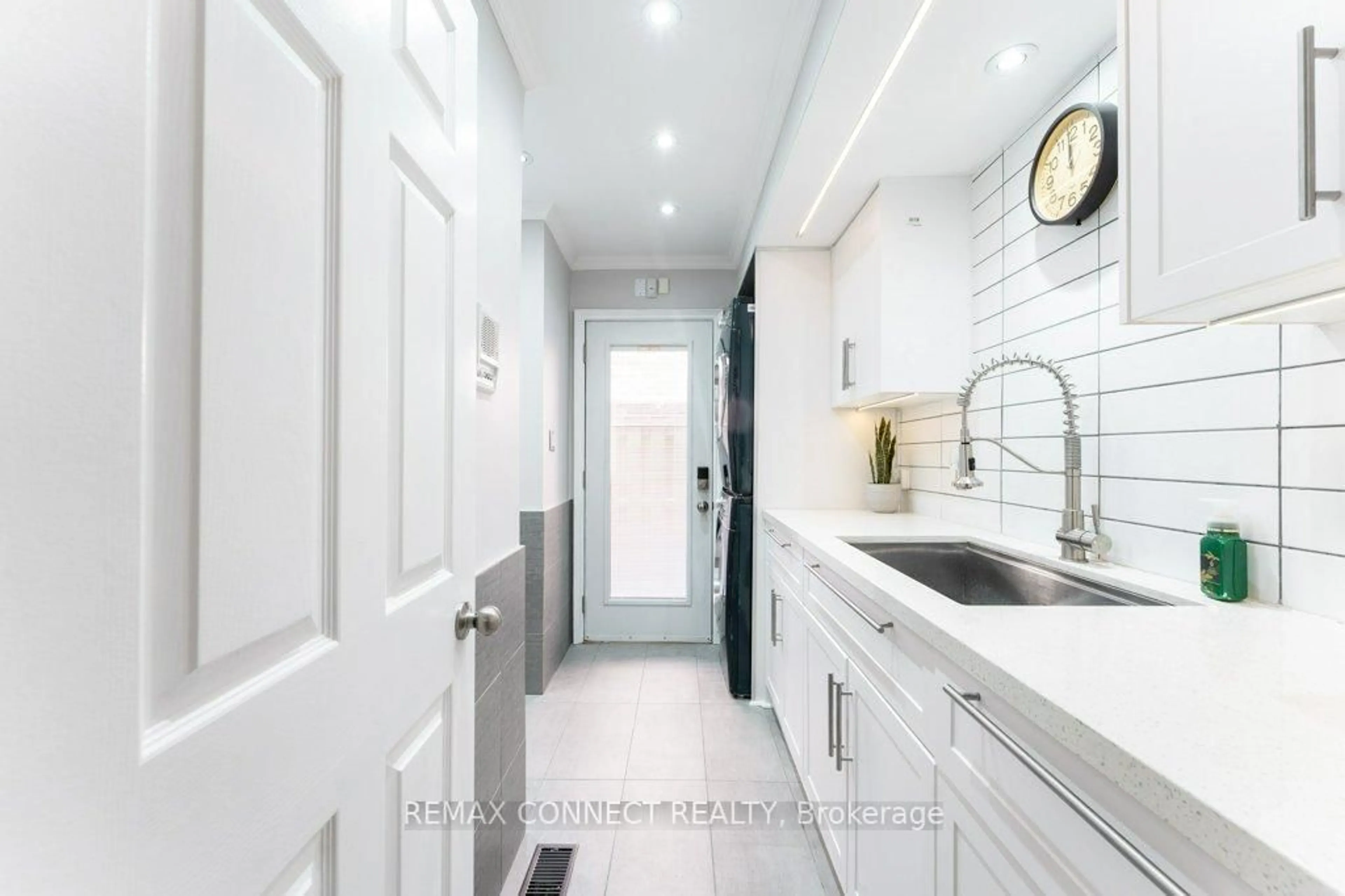 Unknown for 1879 New St, Pickering Ontario L1V 3L9