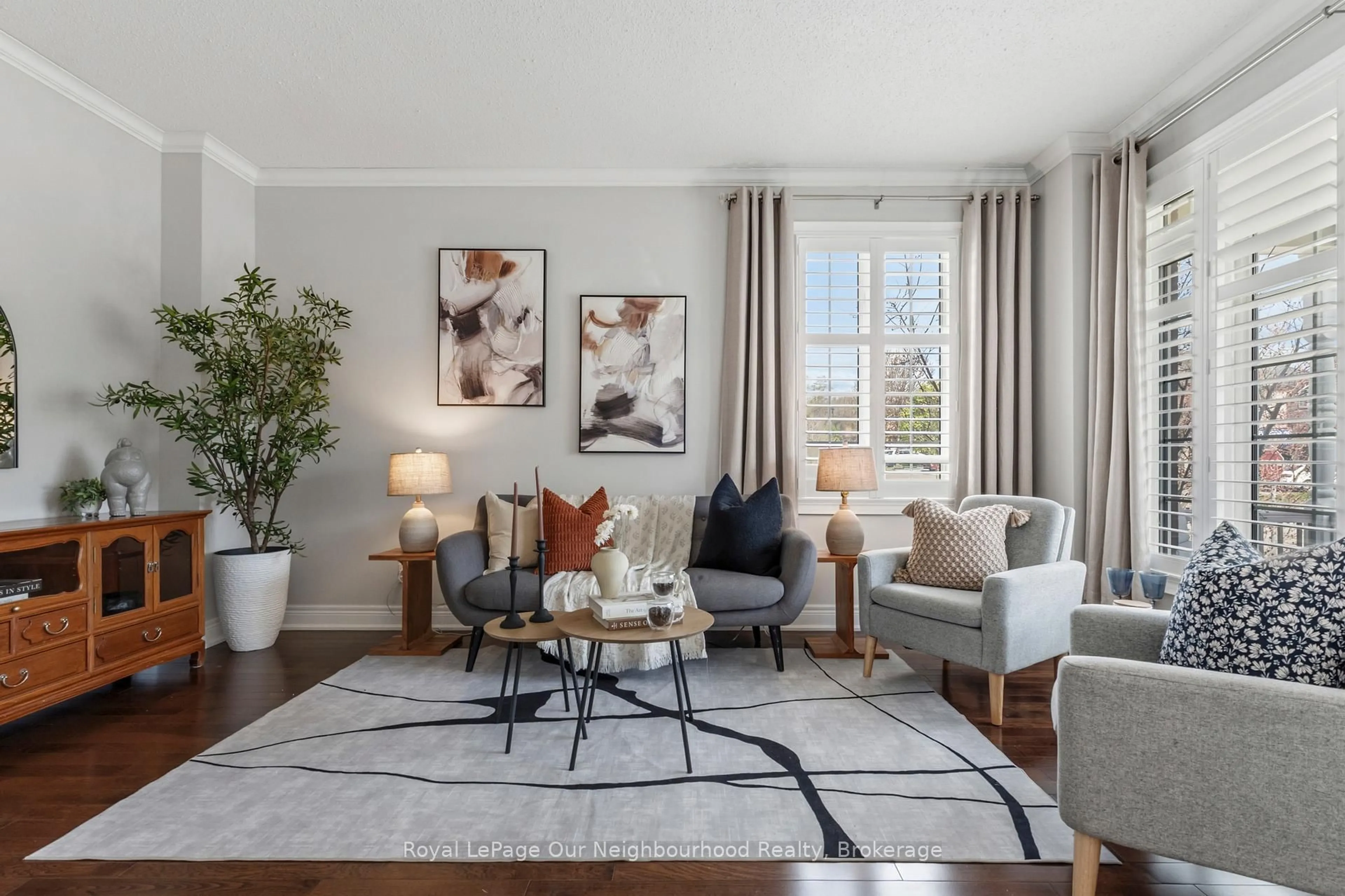 Living room with furniture, unknown for 38 Vineyard Ave, Whitby Ontario L1P 1X5