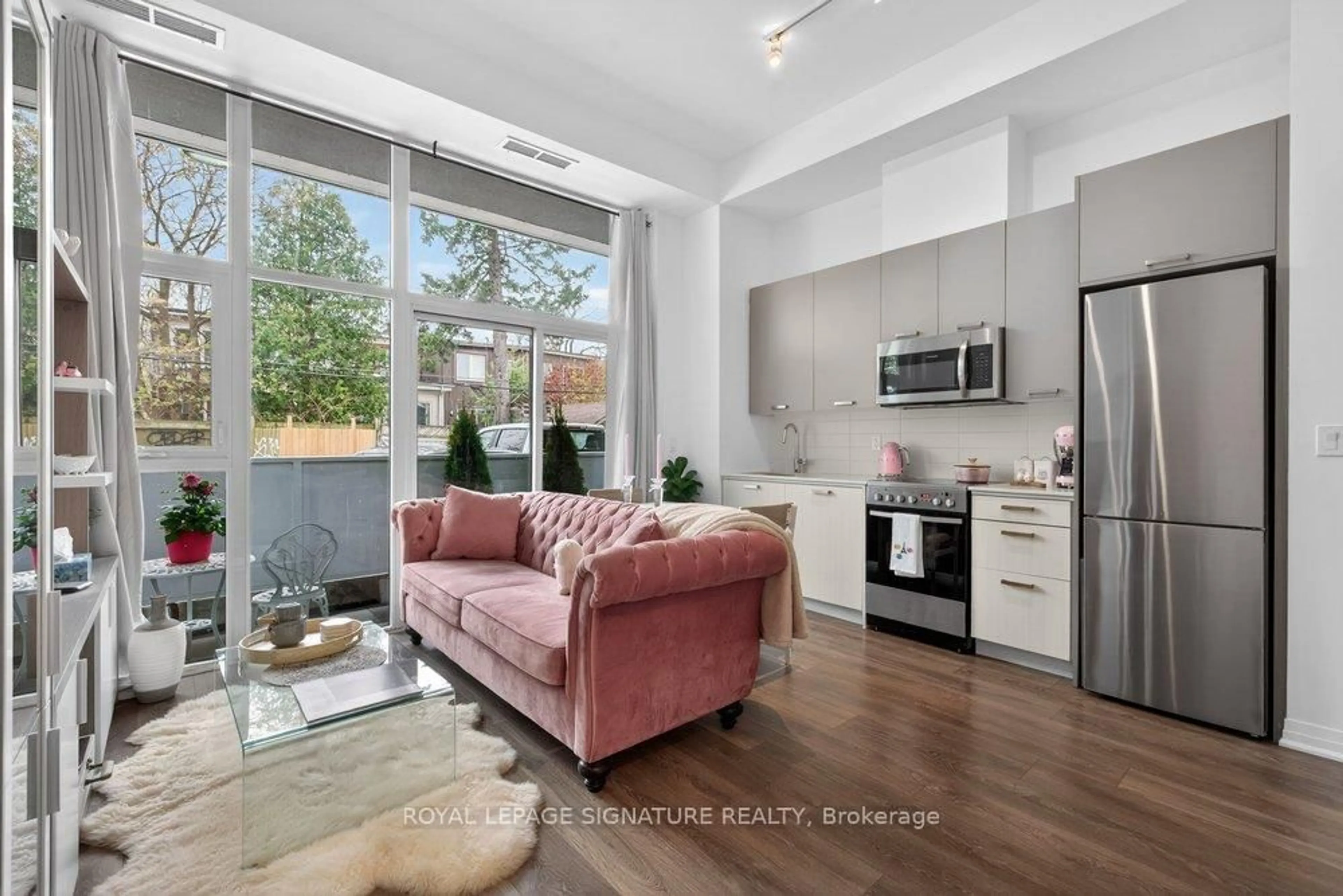Open concept kitchen, unknown for 2301 Danforth Ave #109, Toronto Ontario M4C 0A7
