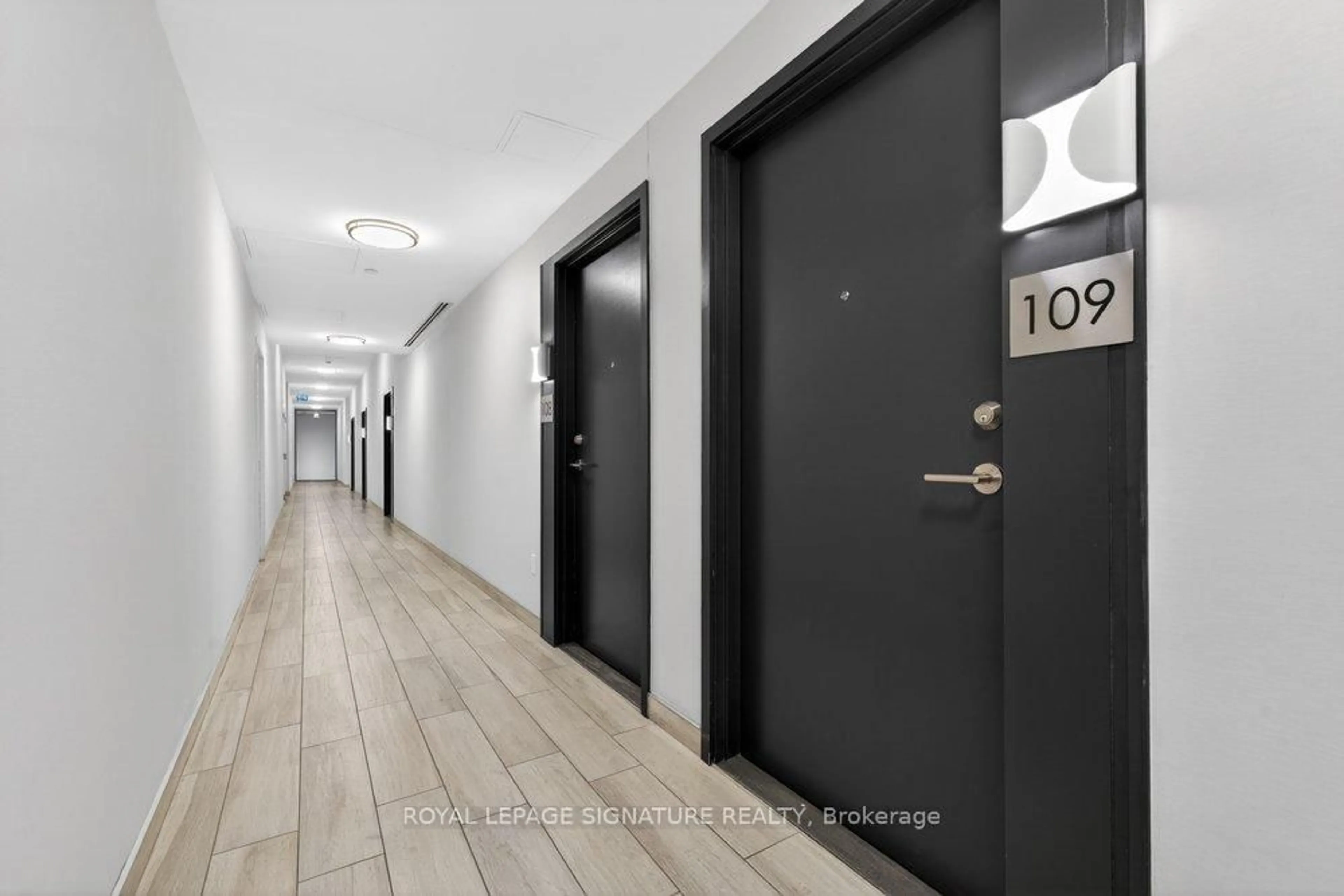 Indoor foyer for 2301 Danforth Ave #109, Toronto Ontario M4C 0A7