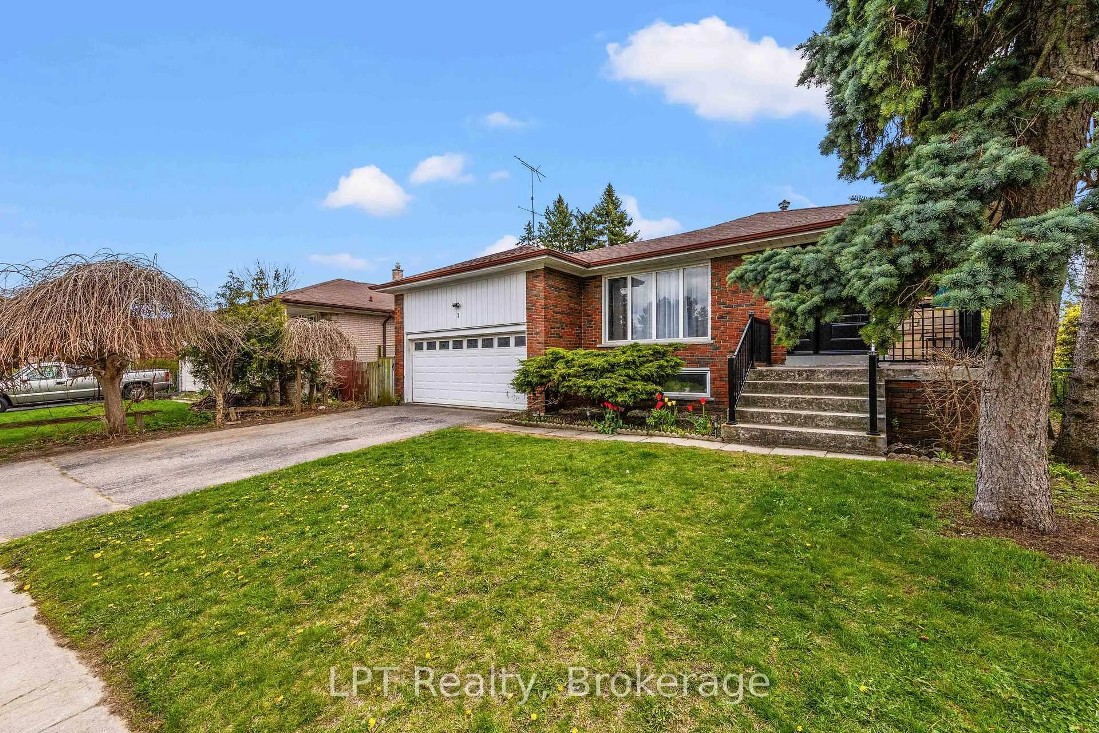 Home with brick exterior material, street for 7 Briarbluff Ave, Toronto Ontario M1E 3H2