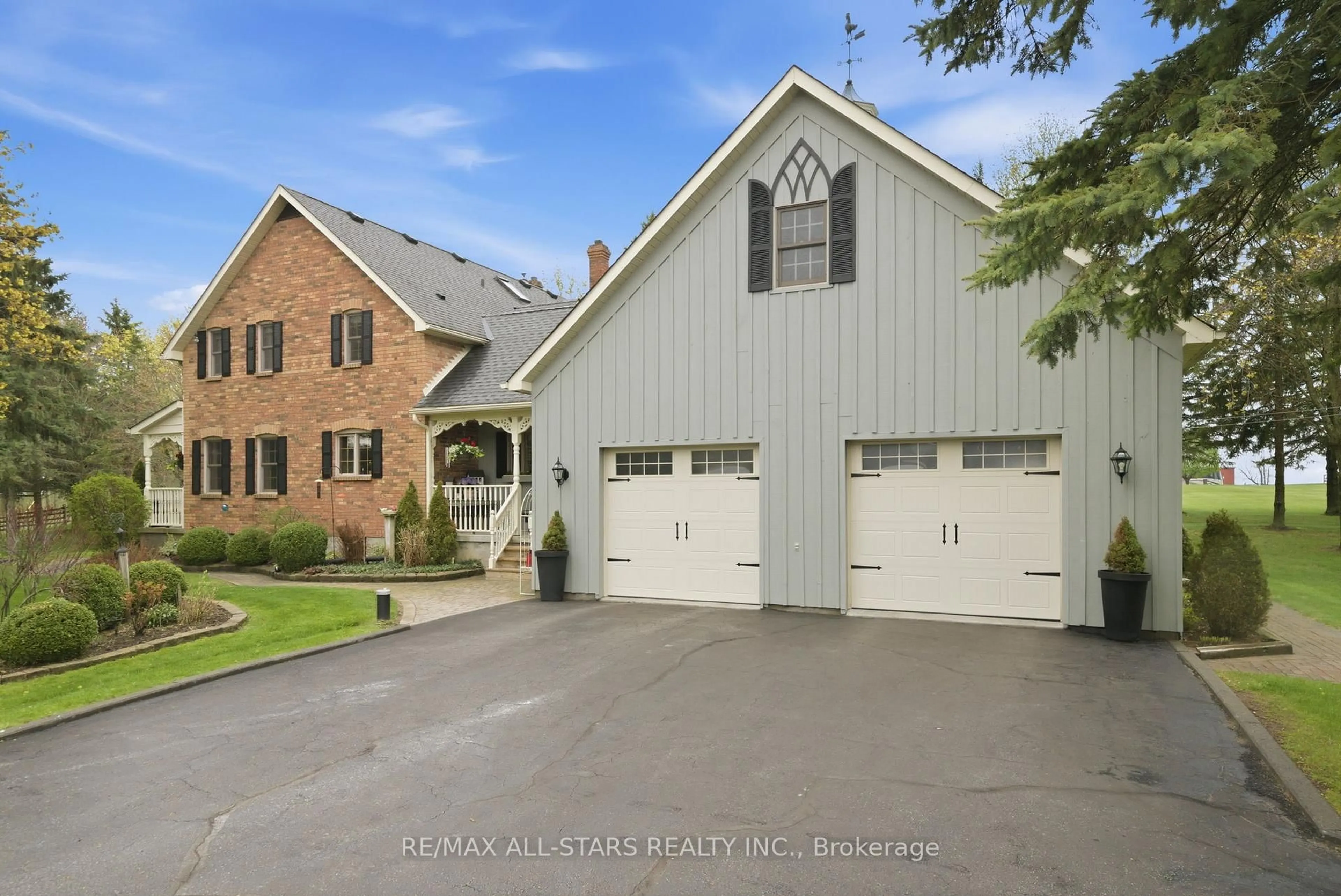 Indoor garage for 4271 Fallis Rd, Scugog Ontario L0B 1L0