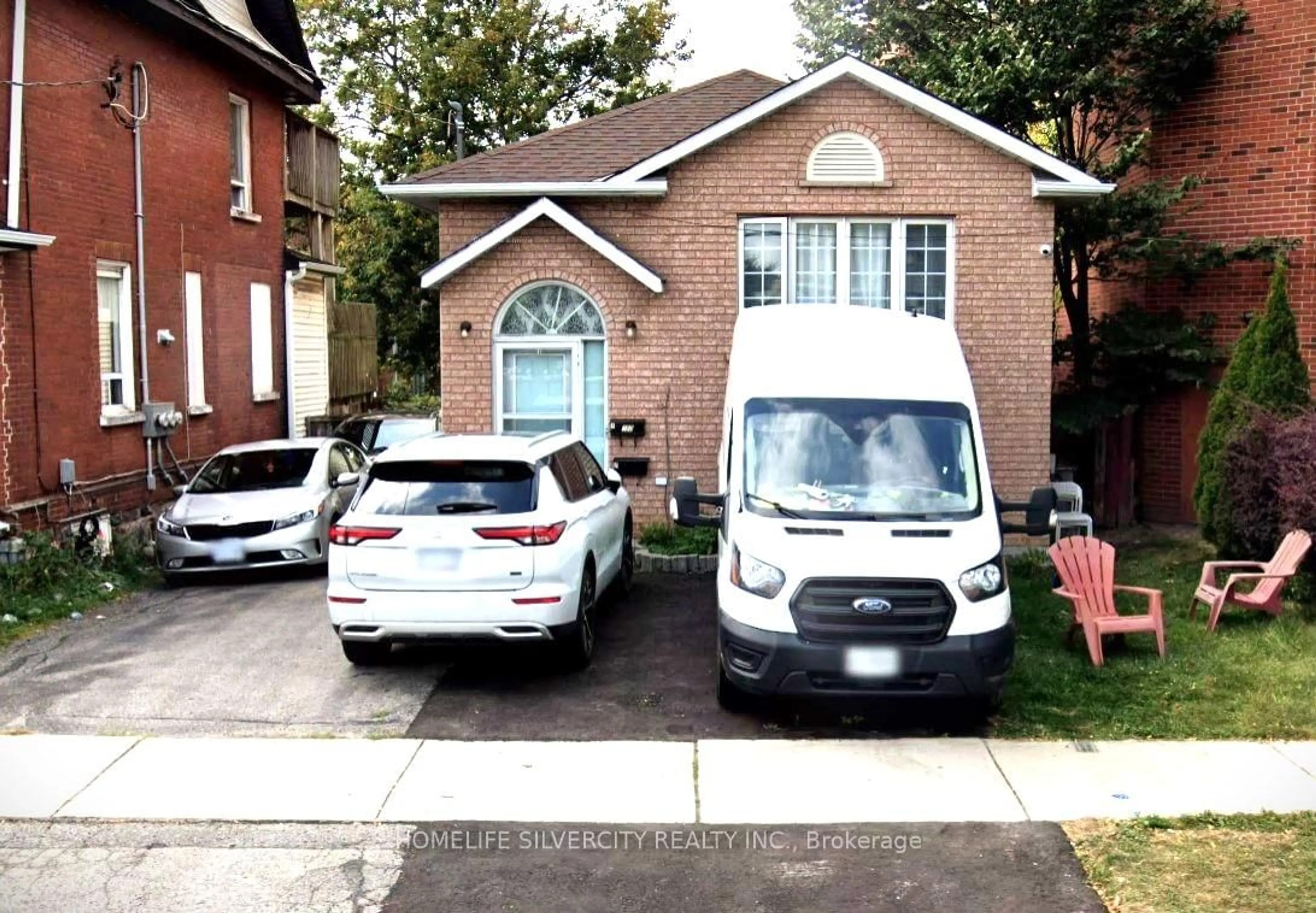 Home with brick exterior material, street for 150 Centre St, Oshawa Ontario L1H 4A4