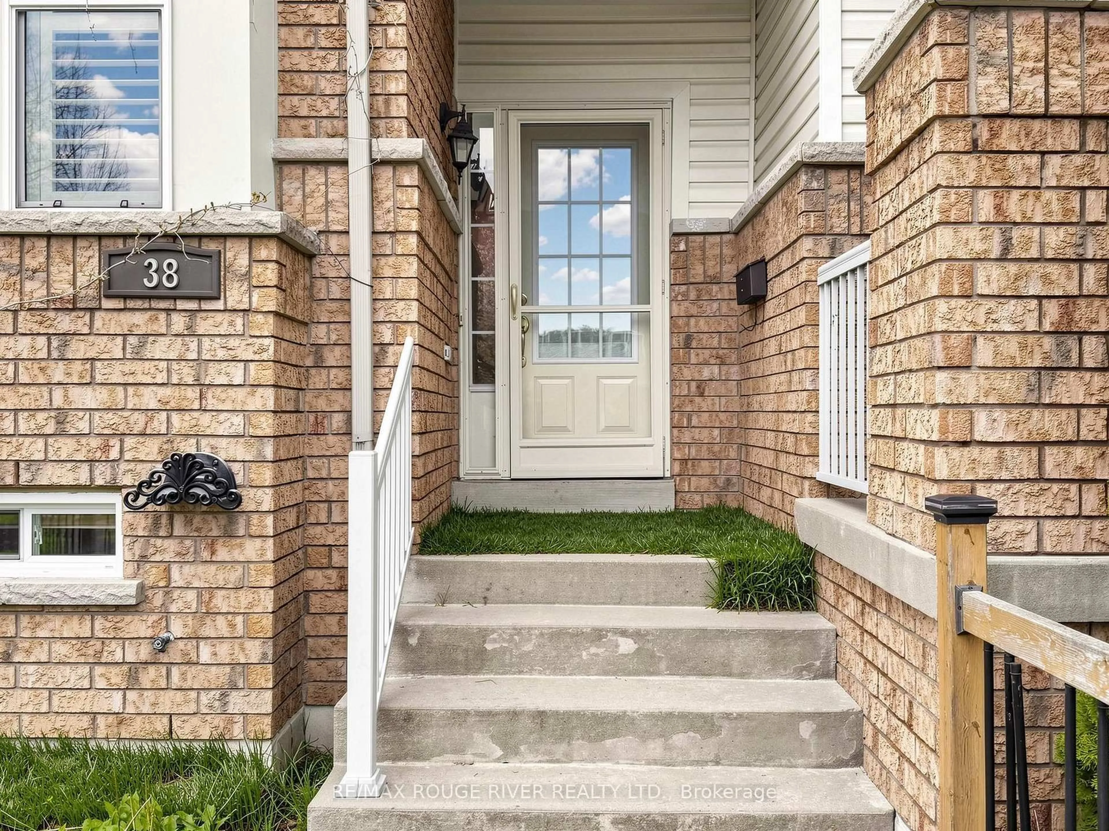 Unknown for 38 Port Union Rd, Toronto Ontario M1C 5K5