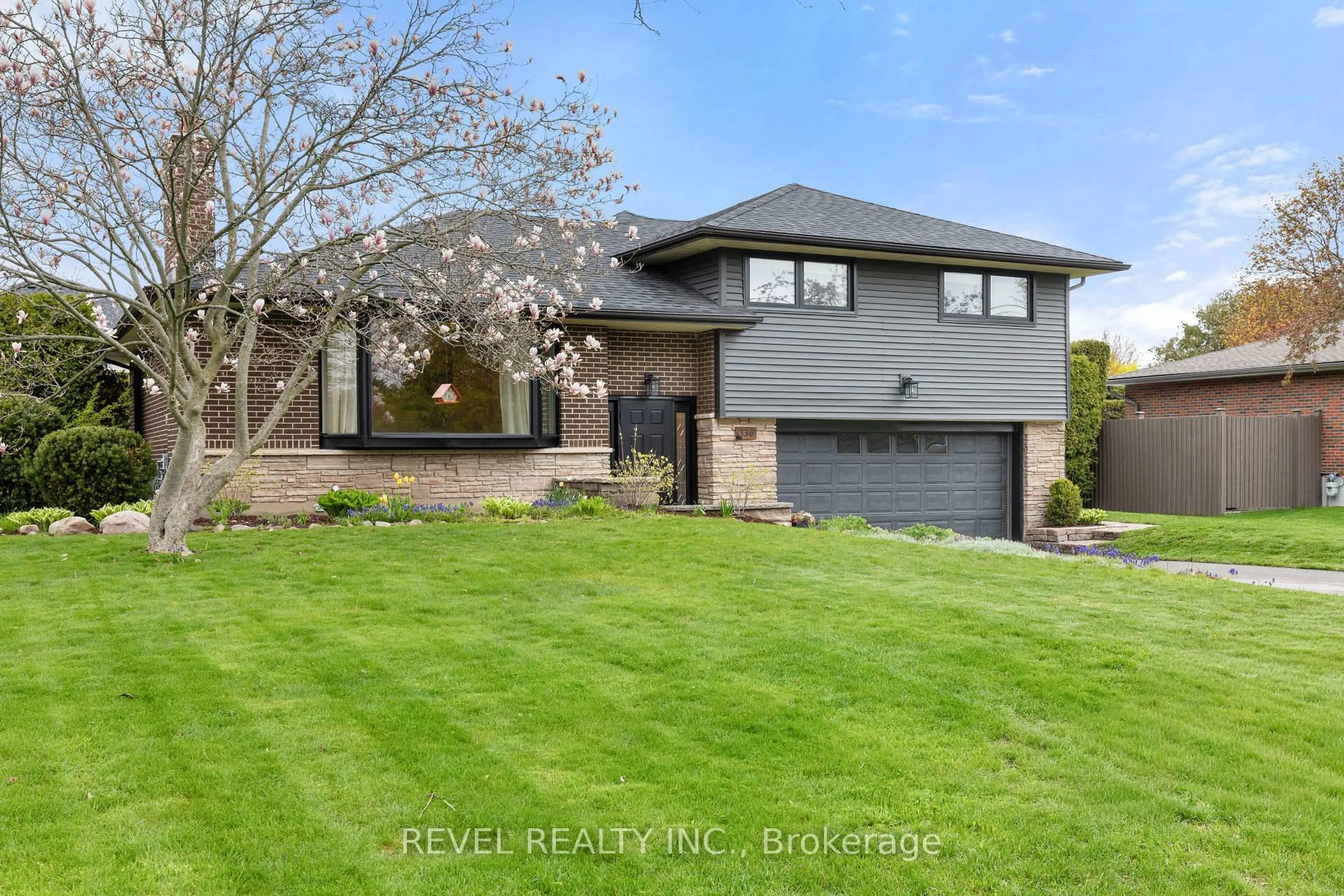 Home with brick exterior material, street for 336 Meadow St, Oshawa Ontario L1L 1A3
