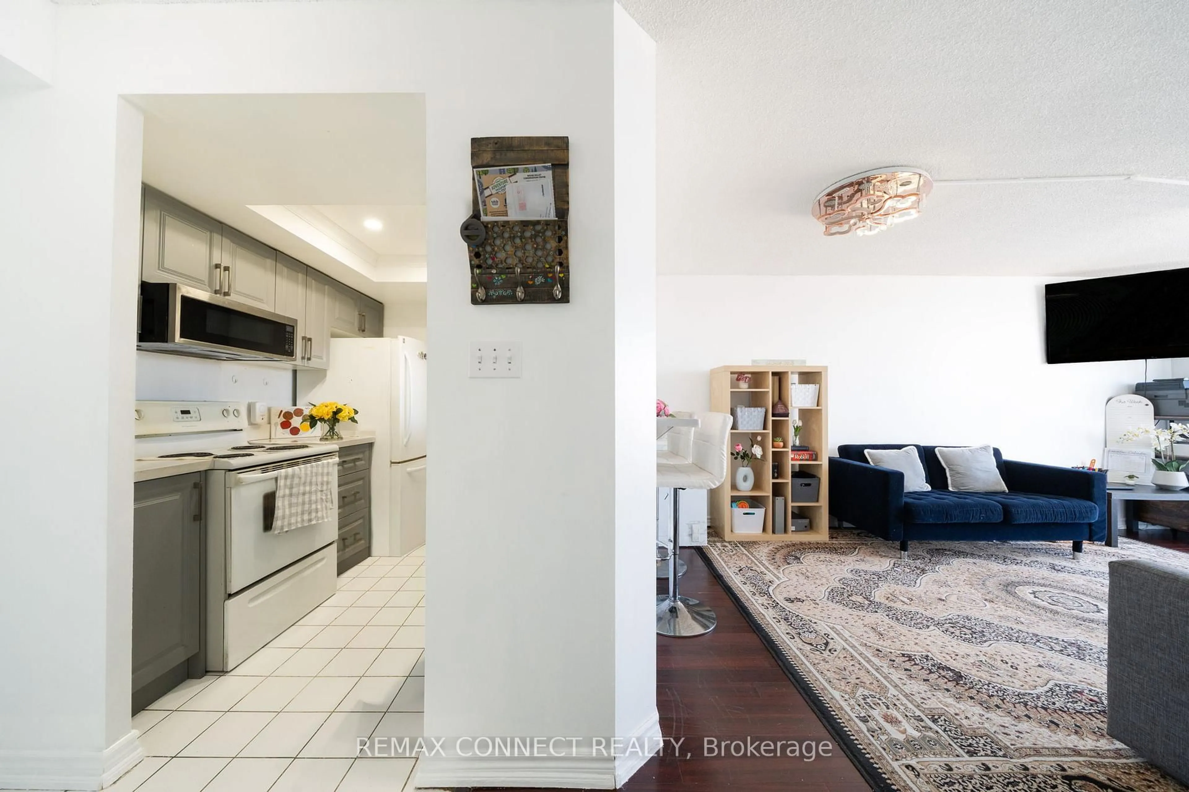 Open concept kitchen, ceramic/tile floor for 1470 Midland Ave #1609, Toronto Ontario M1P 4Z4