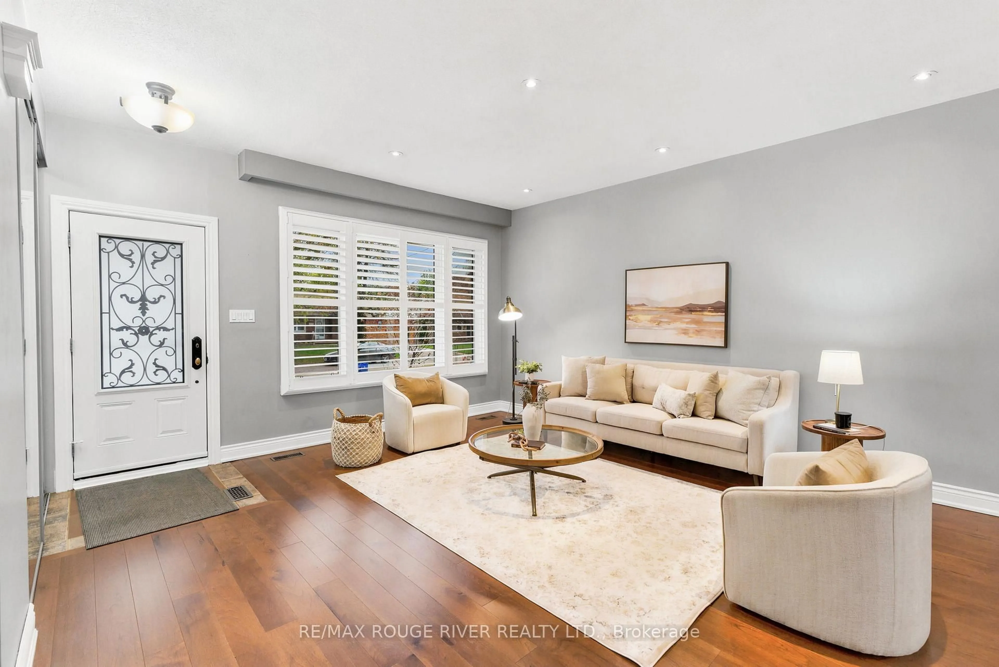 Living room with furniture, unknown for 1125 Byron St, Whitby Ontario L1N 4S4