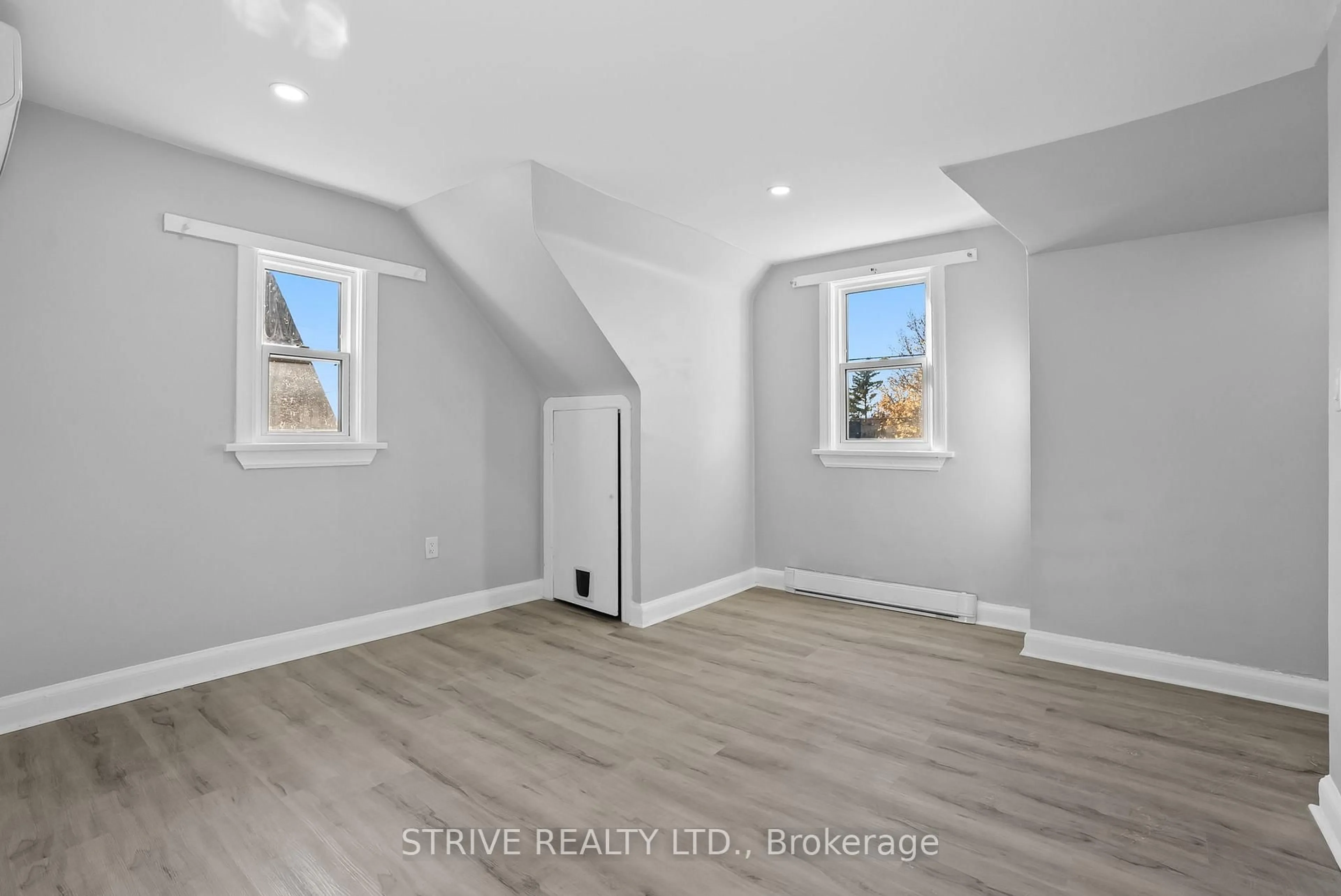 A pic of a room for 73 Central Park Blvd, Oshawa Ontario L1G 5Y4