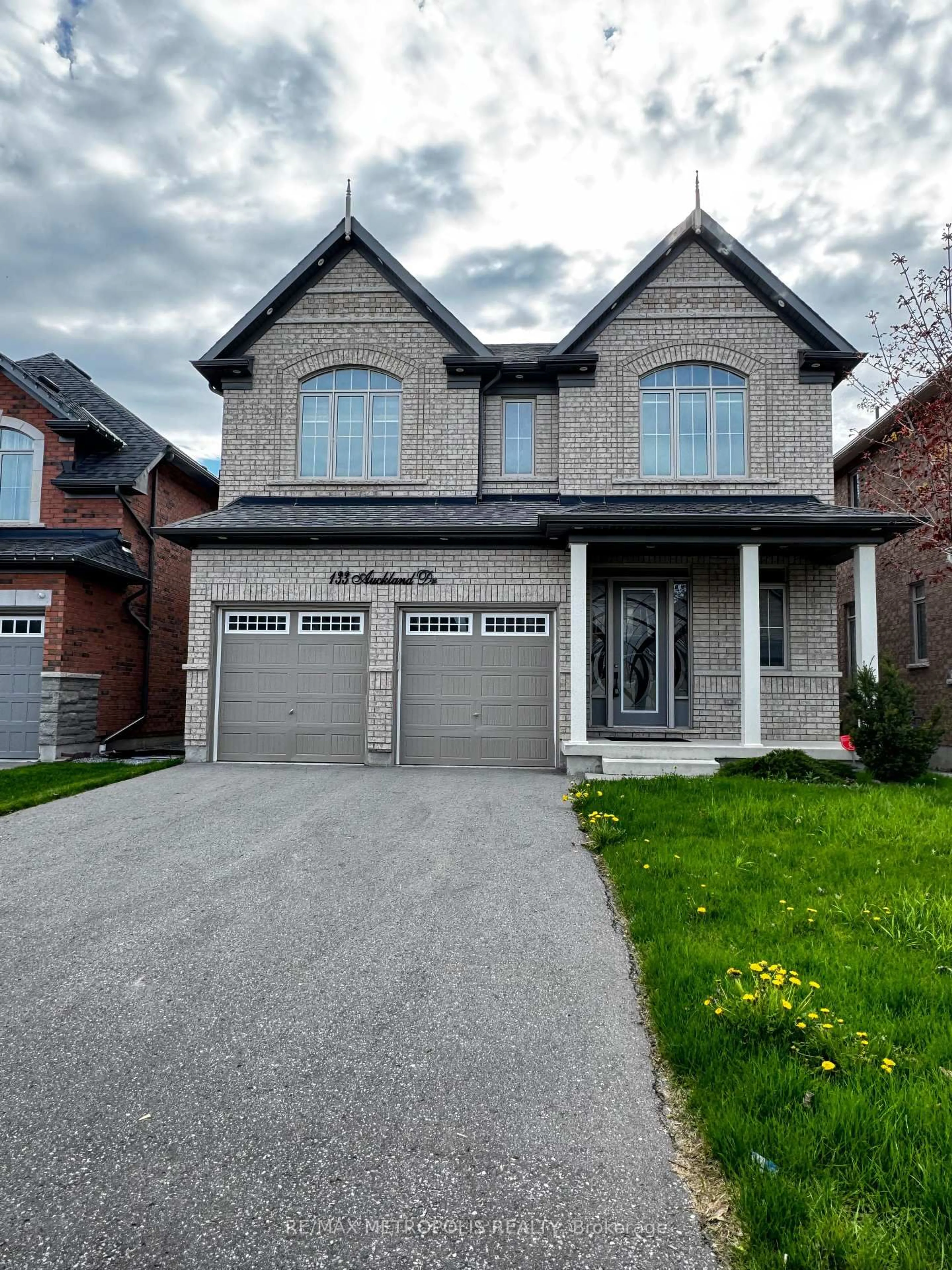 Unknown for 133 Auckland Dr, Whitby Ontario L1P 0H4