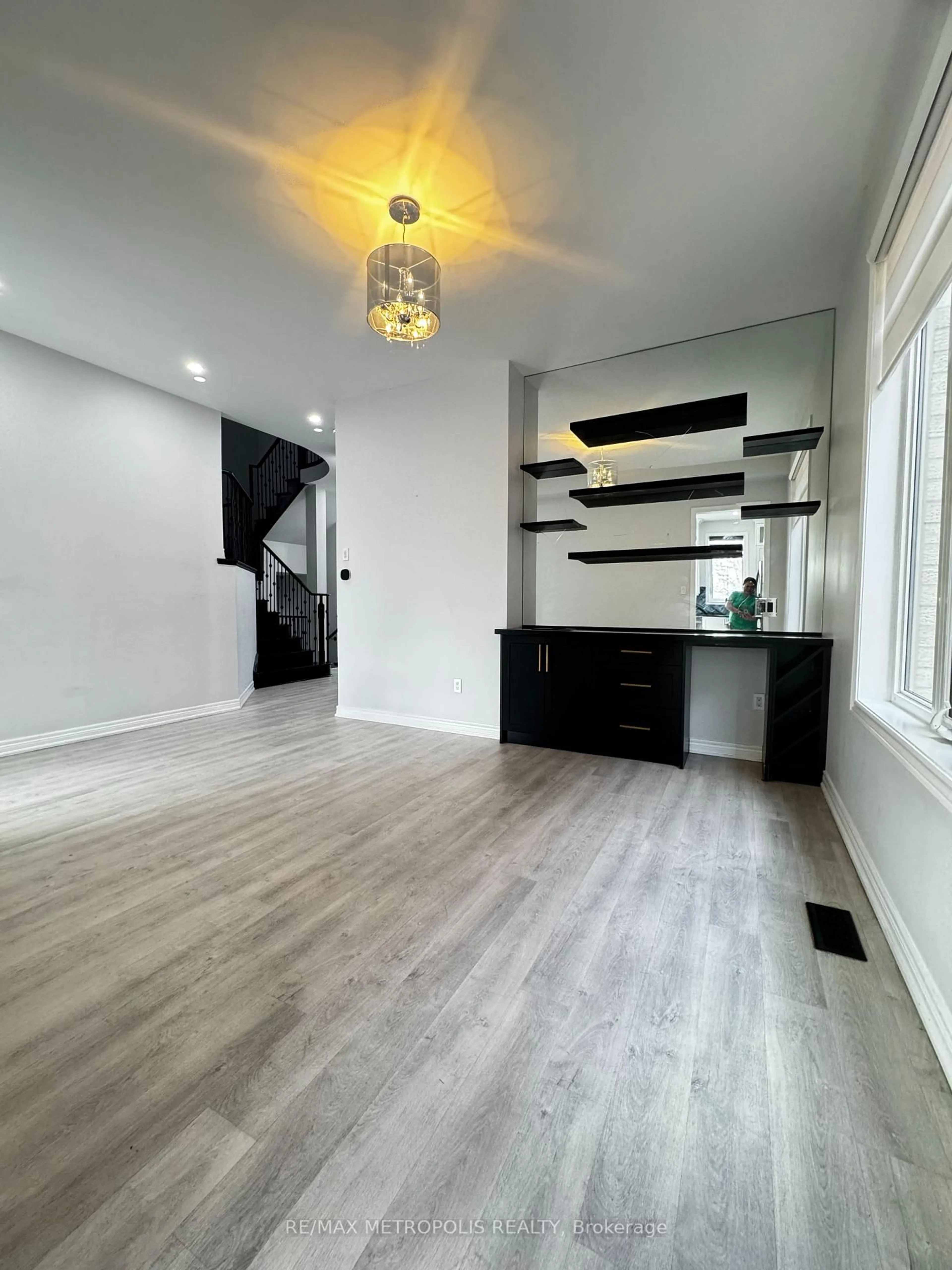 Unknown for 133 Auckland Dr, Whitby Ontario L1P 0H4
