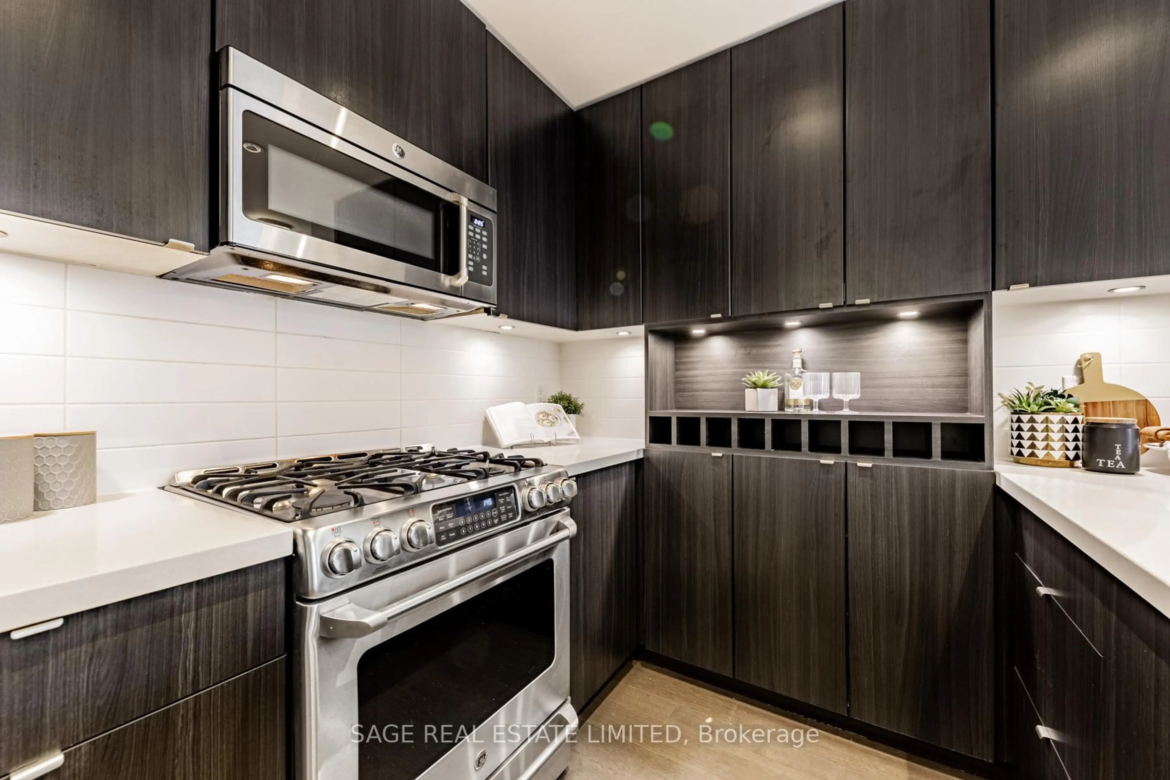 Standard kitchen, ceramic/tile floor for 88 Colgate Ave #213, Toronto Ontario M4M 0A6