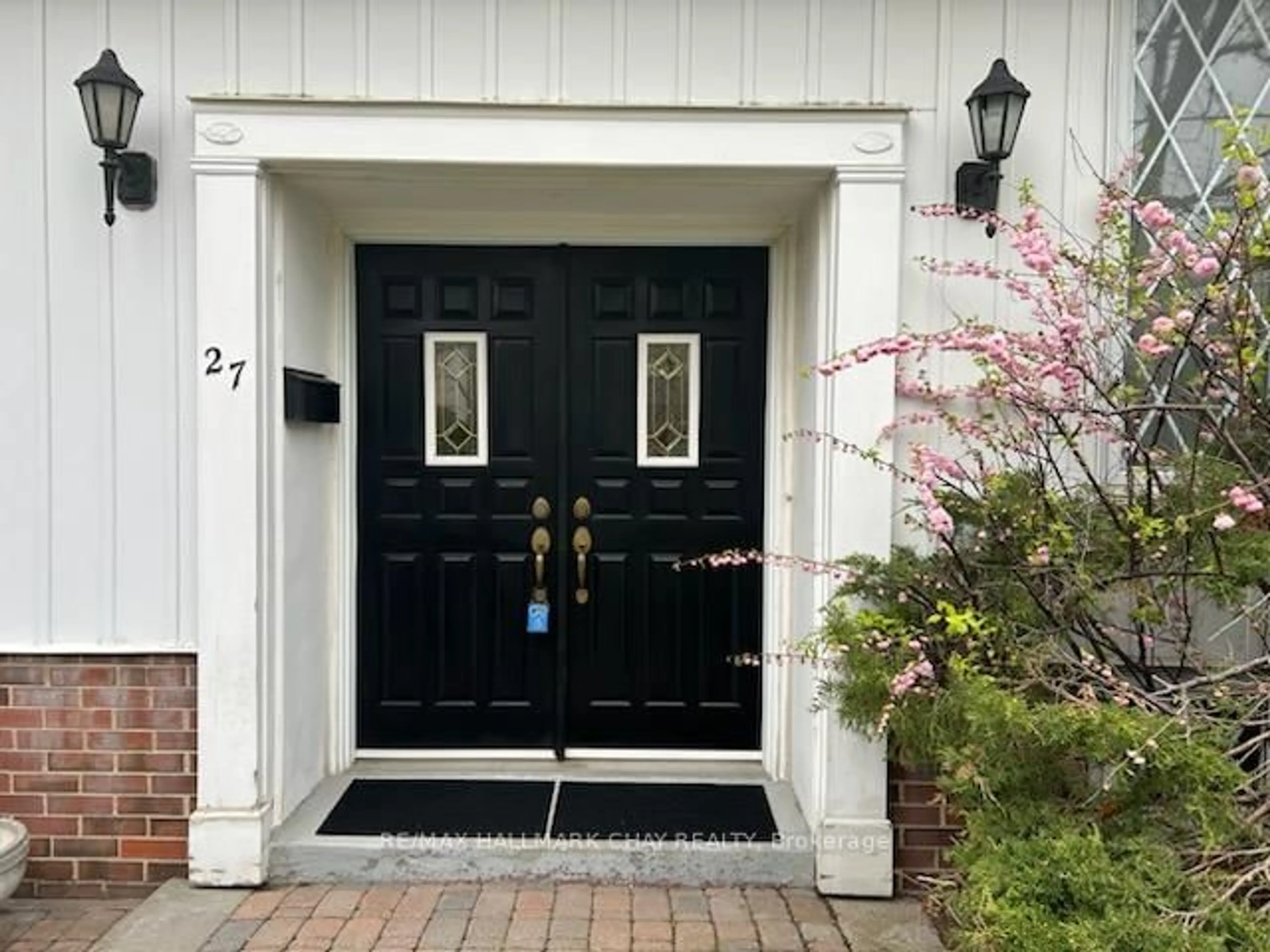 Indoor entryway for 27 Elfreda Blvd, Toronto Ontario M1L 4L5
