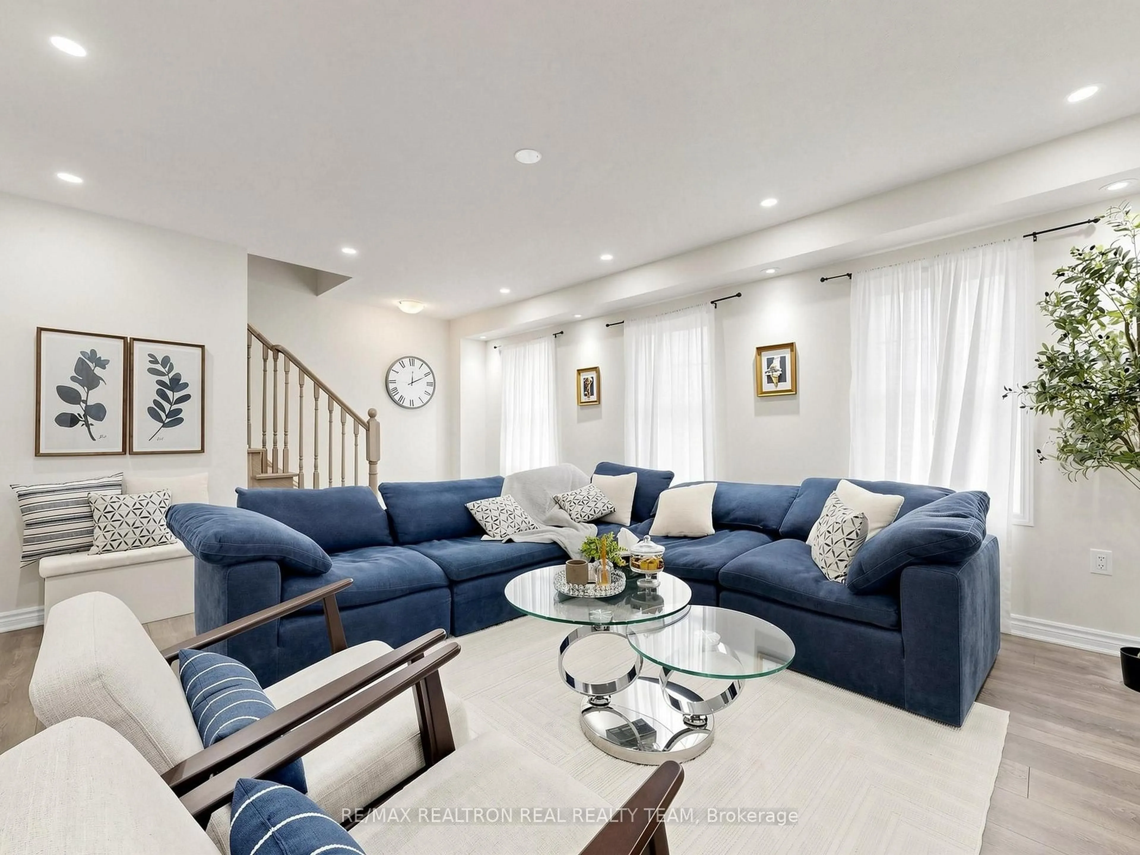 Living room with furniture, unknown for 2708 Burkholder Dr, Pickering Ontario L1X 0G2