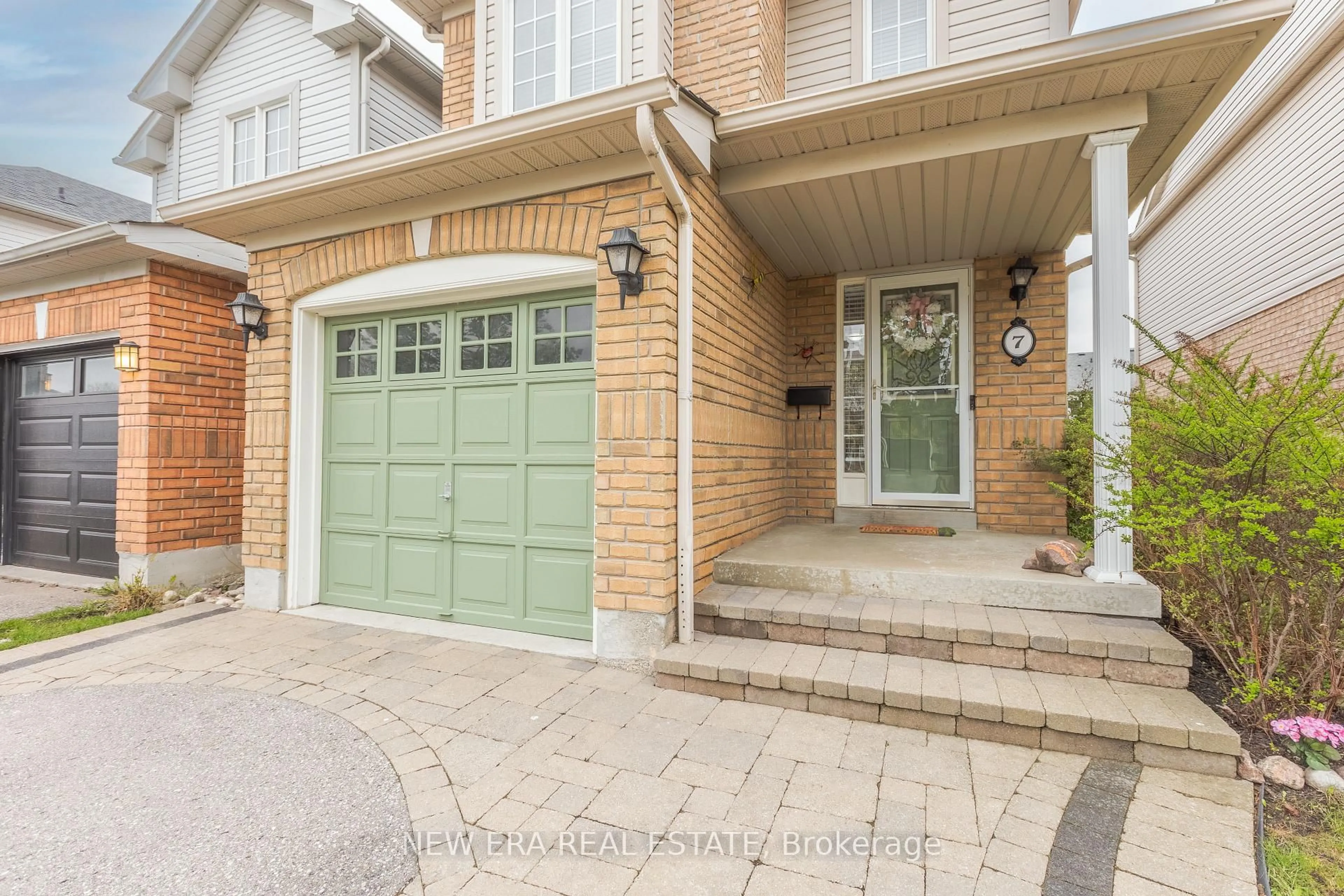 Home with brick exterior material, street for 7 Catkins Cres, Whitby Ontario L1R 3A2