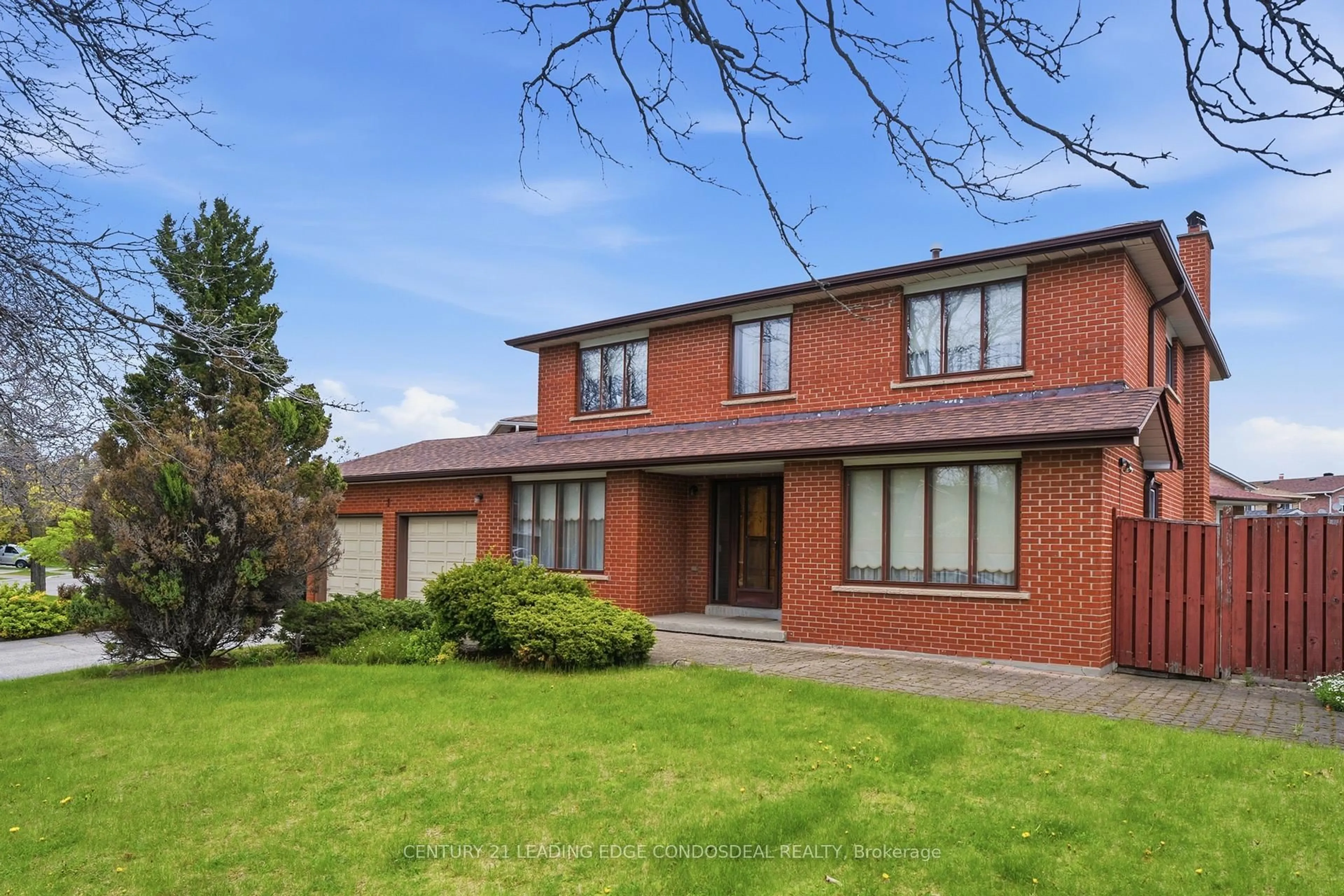 Home with brick exterior material, street for 1 Whitley Castle Cres, Toronto Ontario M1V 2P5