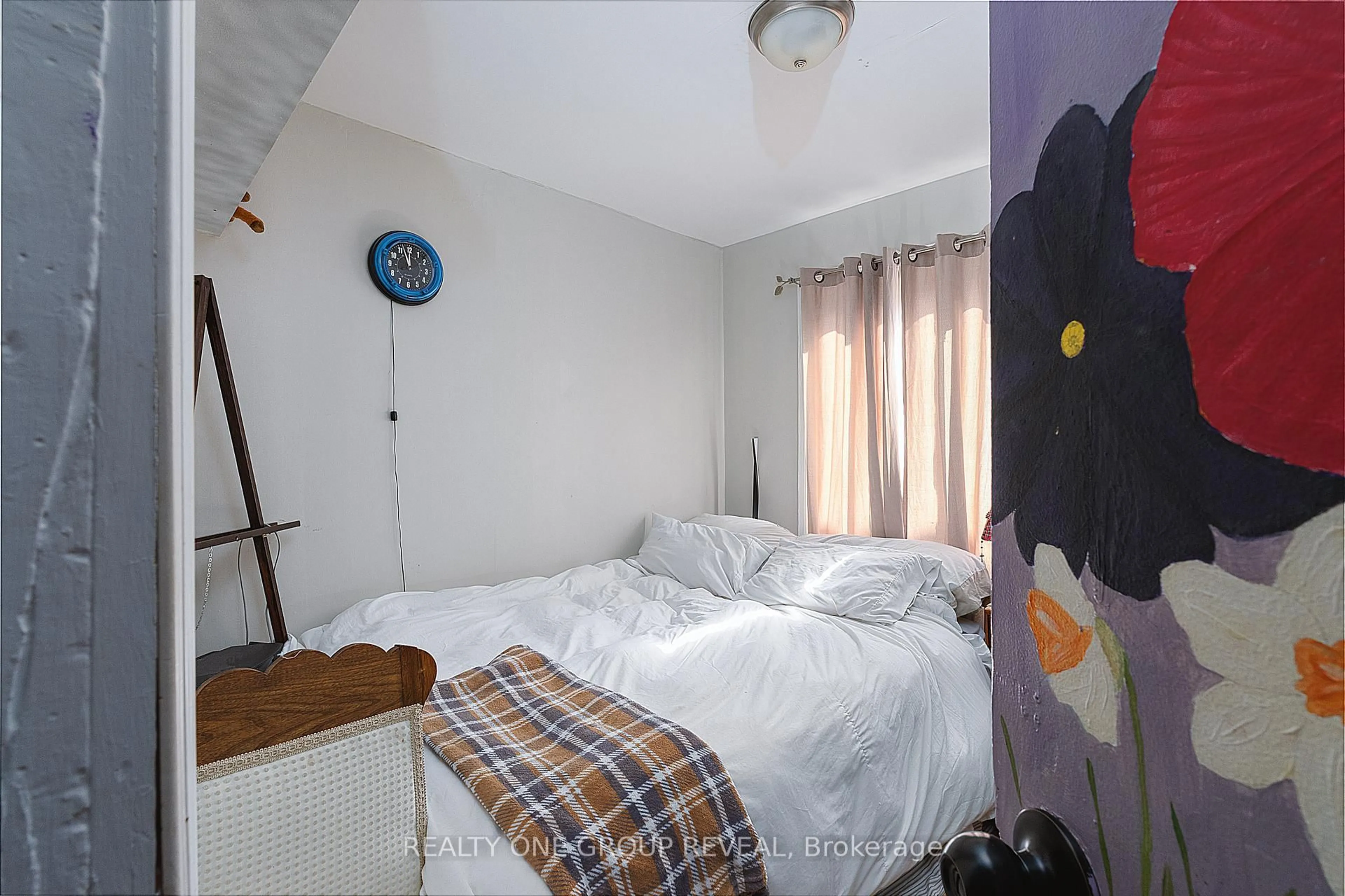 A pic of a room for 275 Jarvis St, Oshawa Ontario L1G 5K8