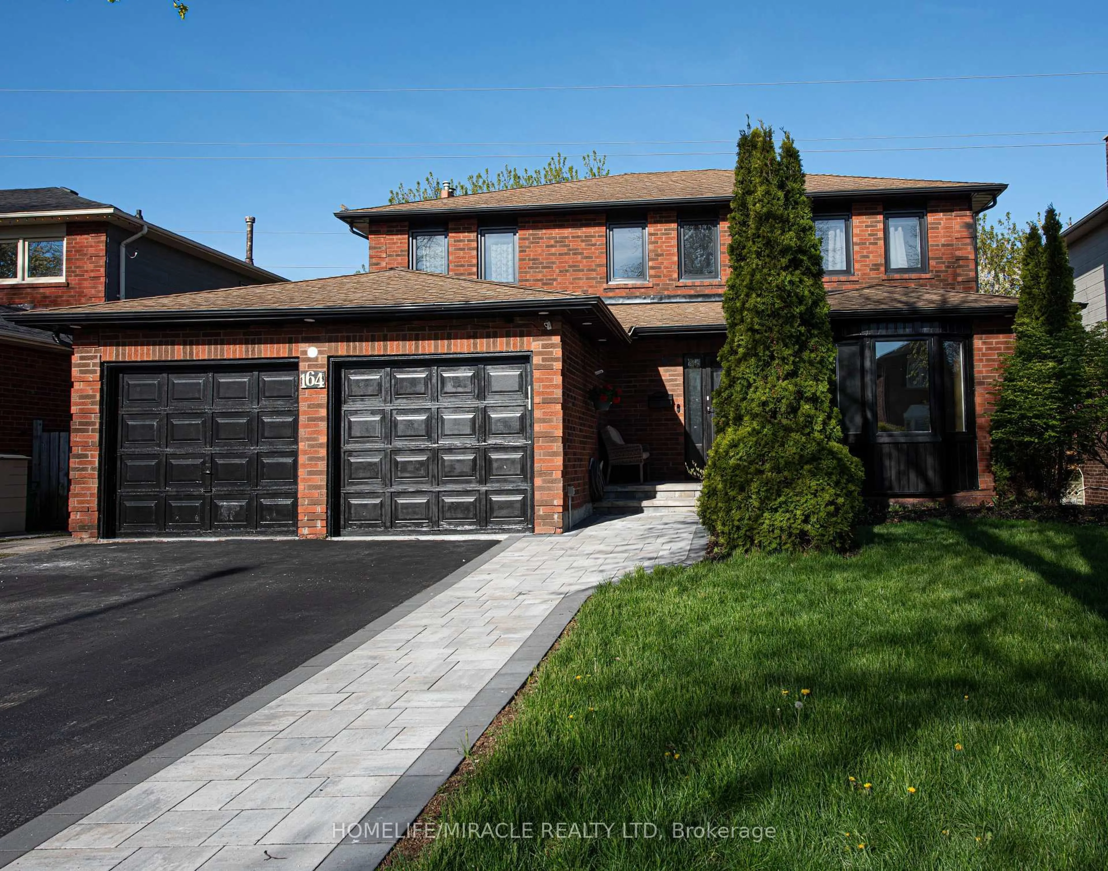 Home with brick exterior material, street for 164 Melissa Cres, Whitby Ontario L1N 8G5