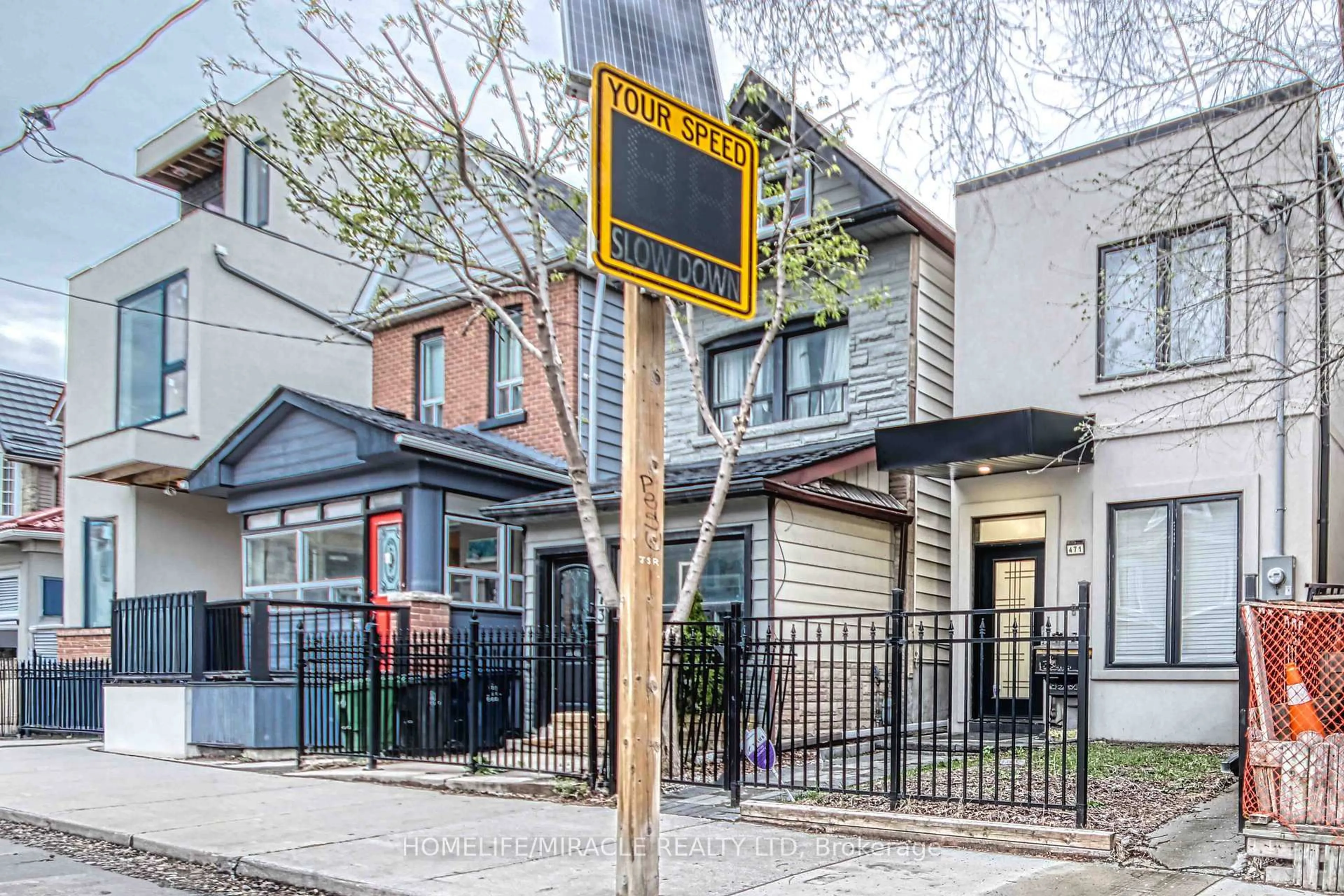 Unknown for 471 Jones Ave, Toronto Ontario M4J 3G7