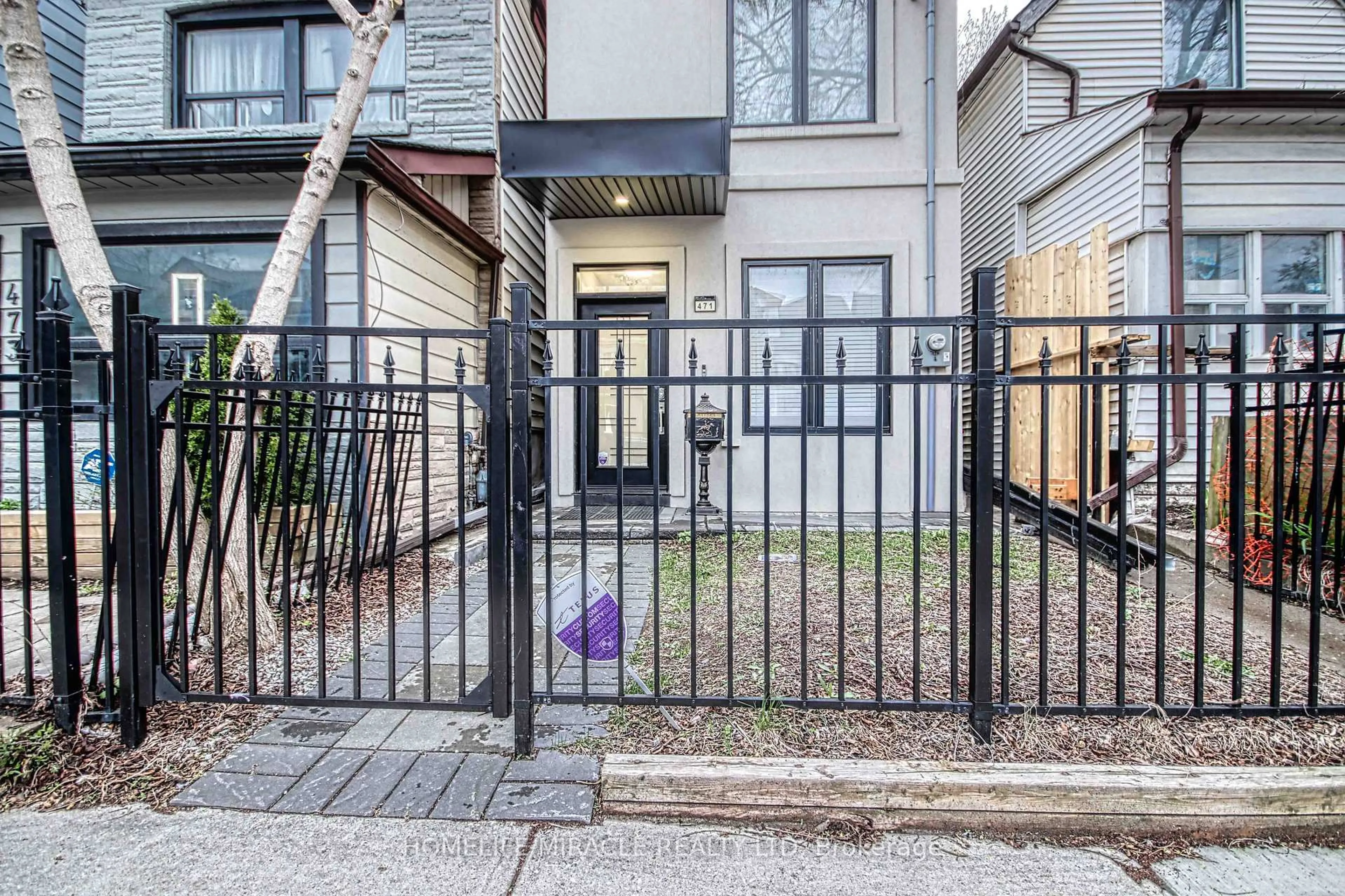 Unknown for 471 Jones Ave, Toronto Ontario M4J 3G7