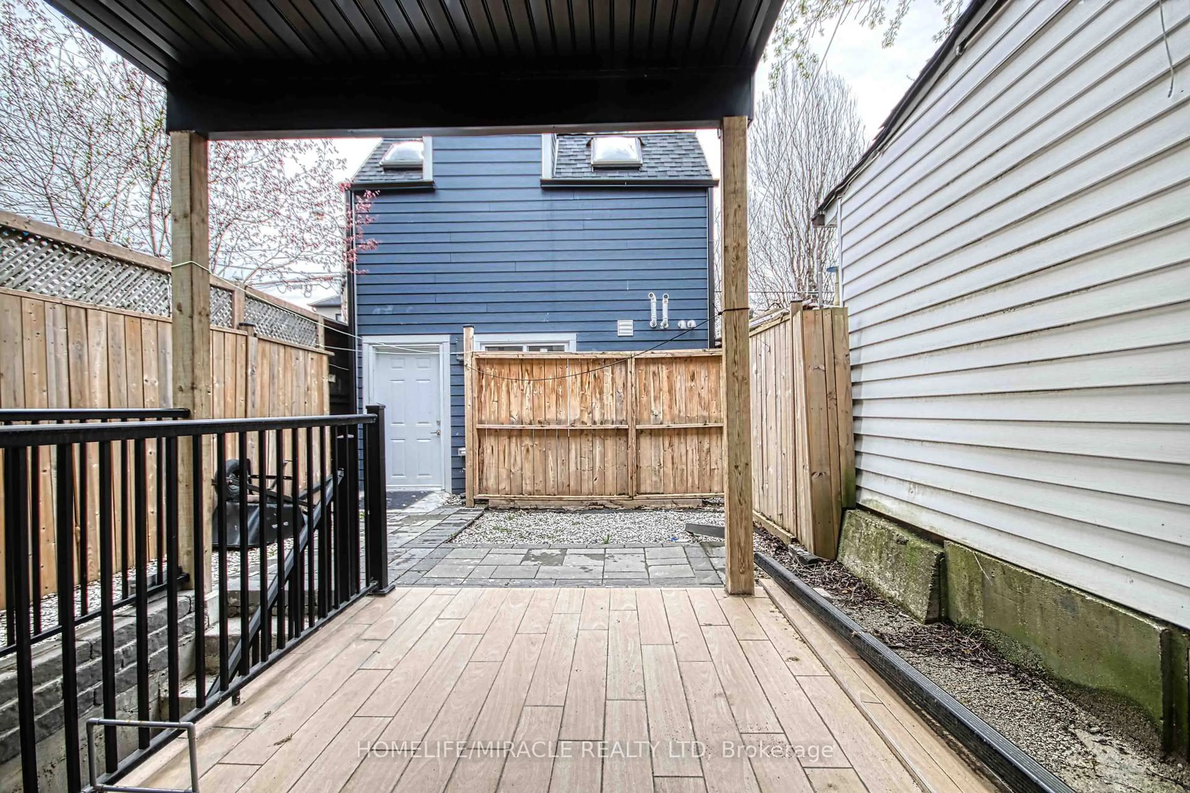 Unknown for 471 Jones Ave, Toronto Ontario M4J 3G7
