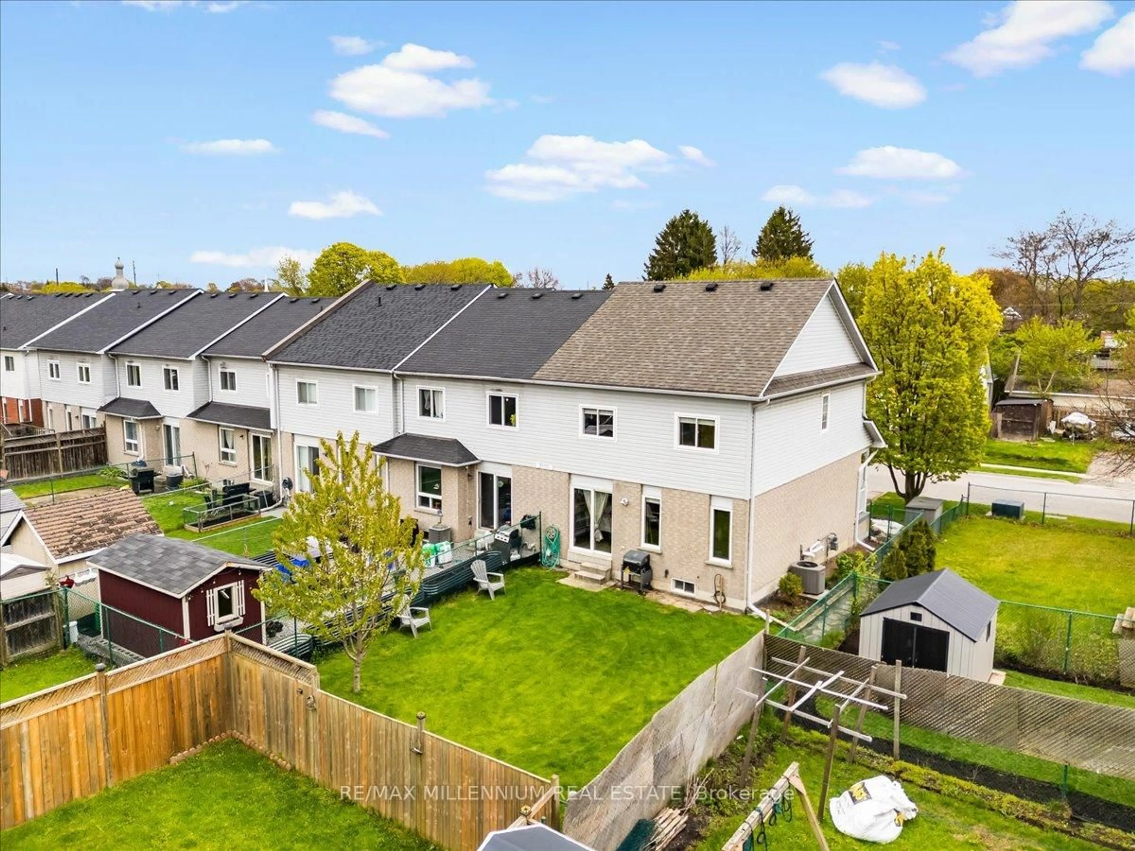 Unknown for 214 Graburn Ave, Oshawa Ontario L1H 3B1