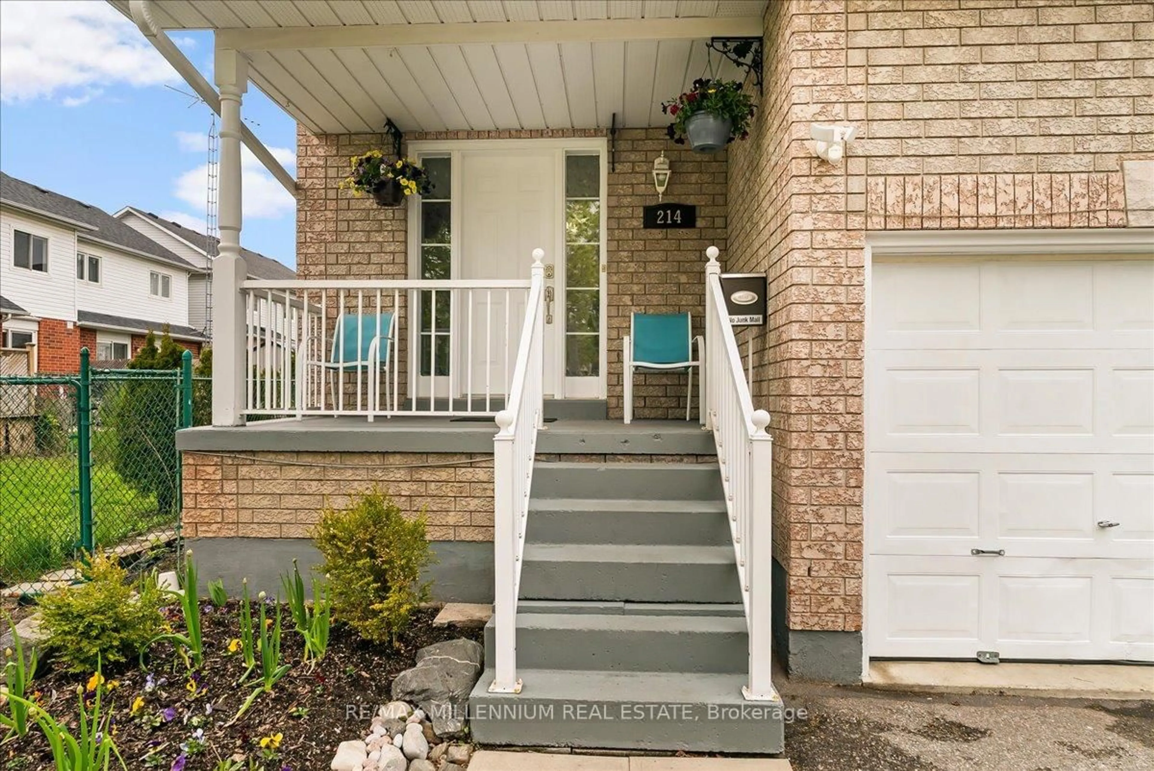 Unknown for 214 Graburn Ave, Oshawa Ontario L1H 3B1