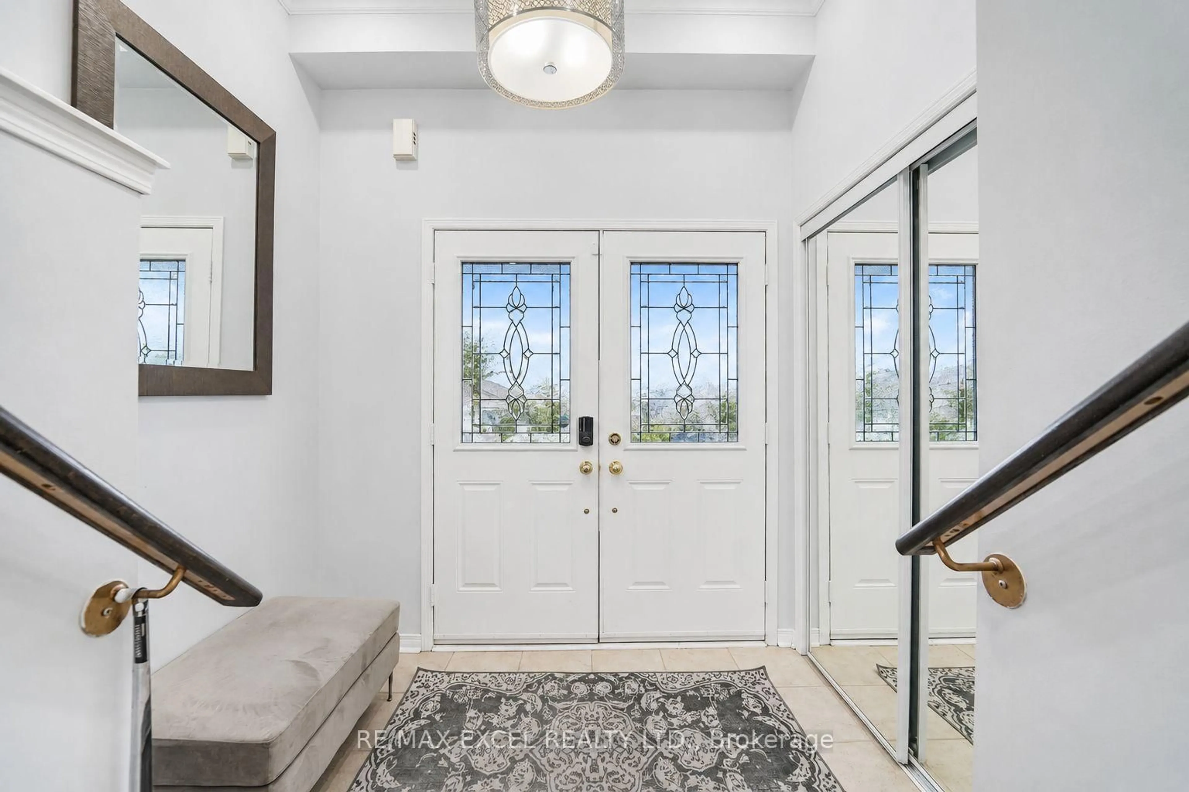 Indoor entryway for 1031 Beneford Rd, Oshawa Ontario L1K 0A3