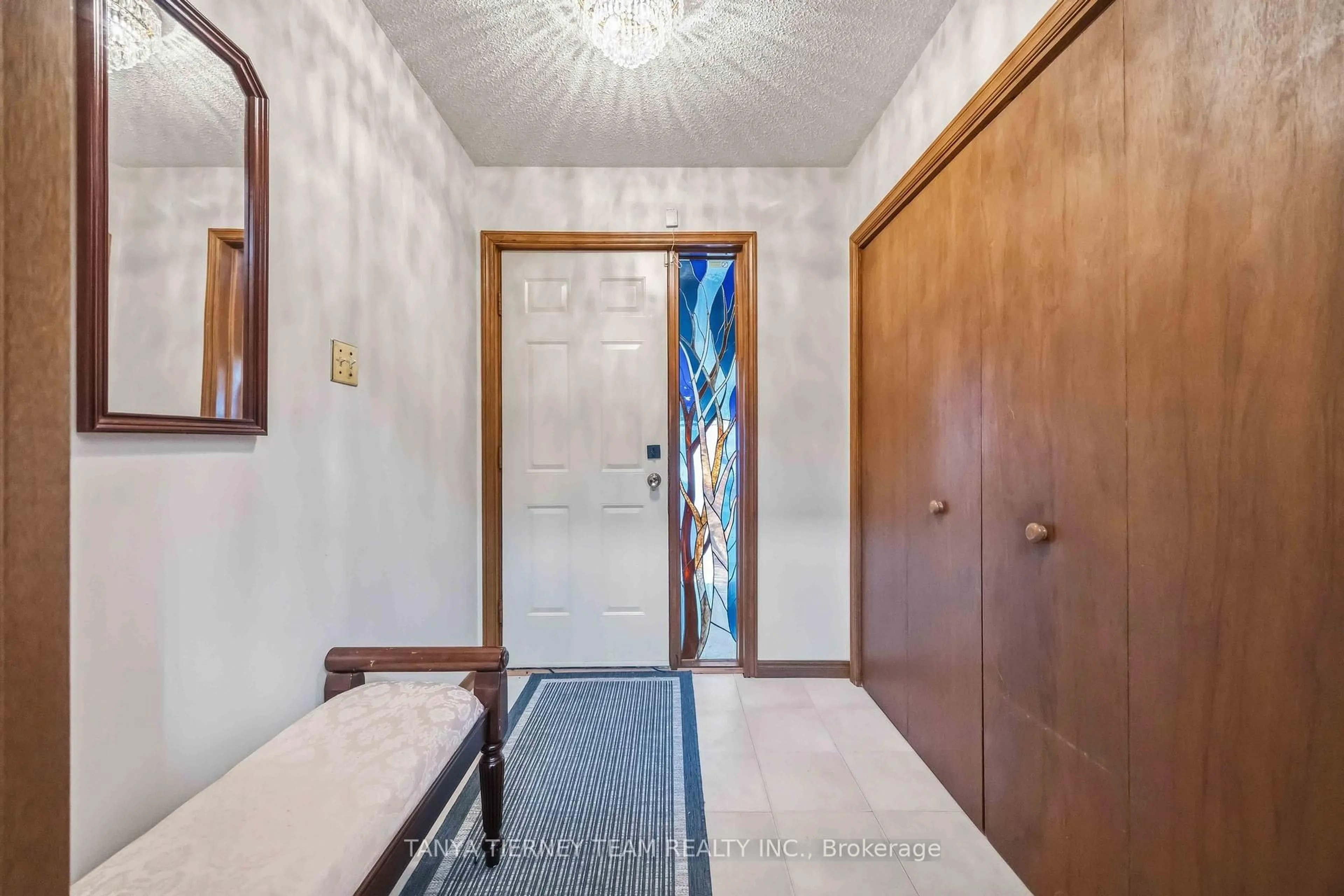 Unknown for 575 Park Cres, Pickering Ontario L1W 2E1
