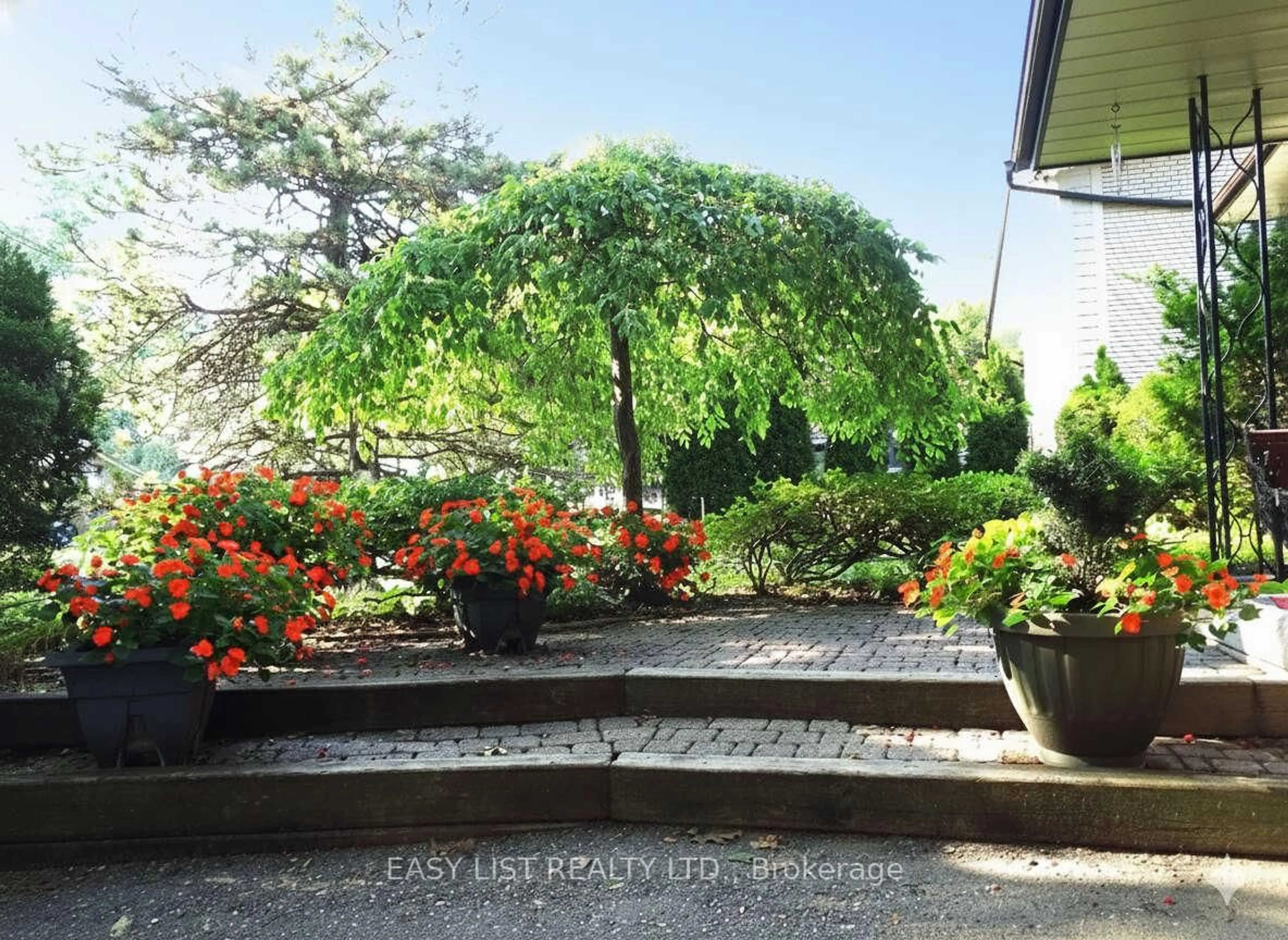 Unknown for 1035 Oshawa Blvd, Oshawa Ontario L1G 5V7