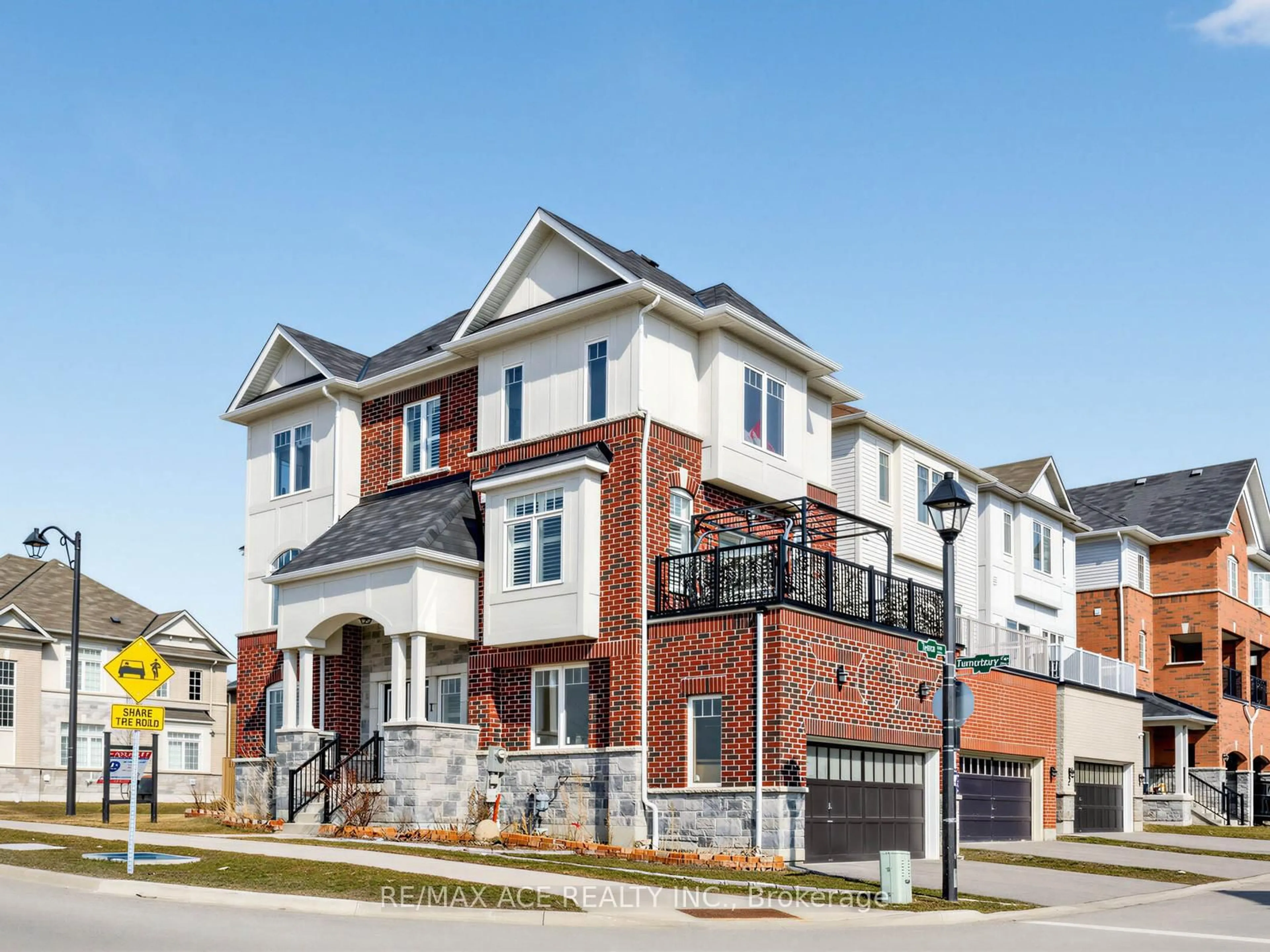 Unknown for 1 Mortlock St, Ajax Ontario L1Z 0T1