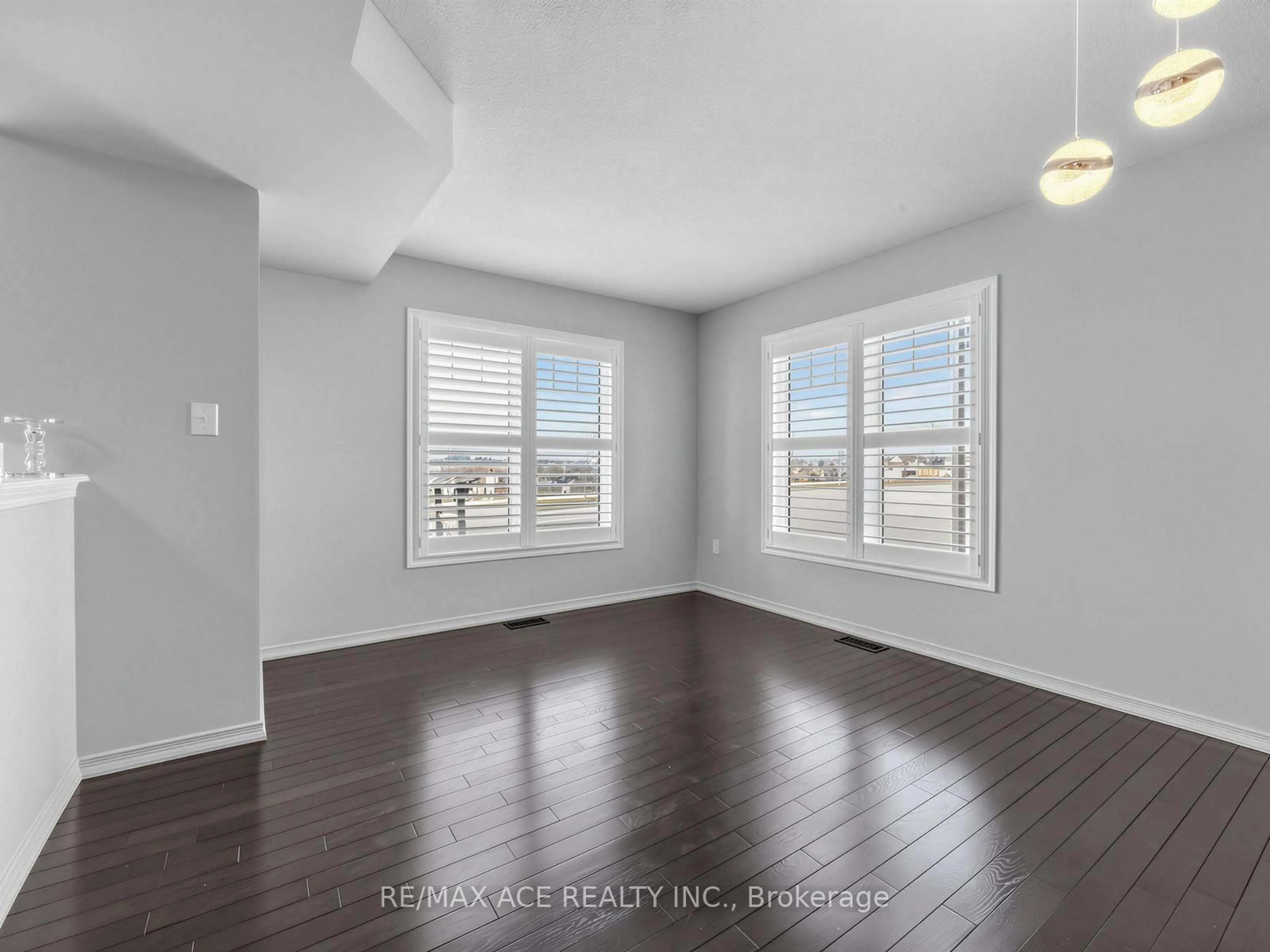 Unknown for 1 Mortlock St, Ajax Ontario L1Z 0T1
