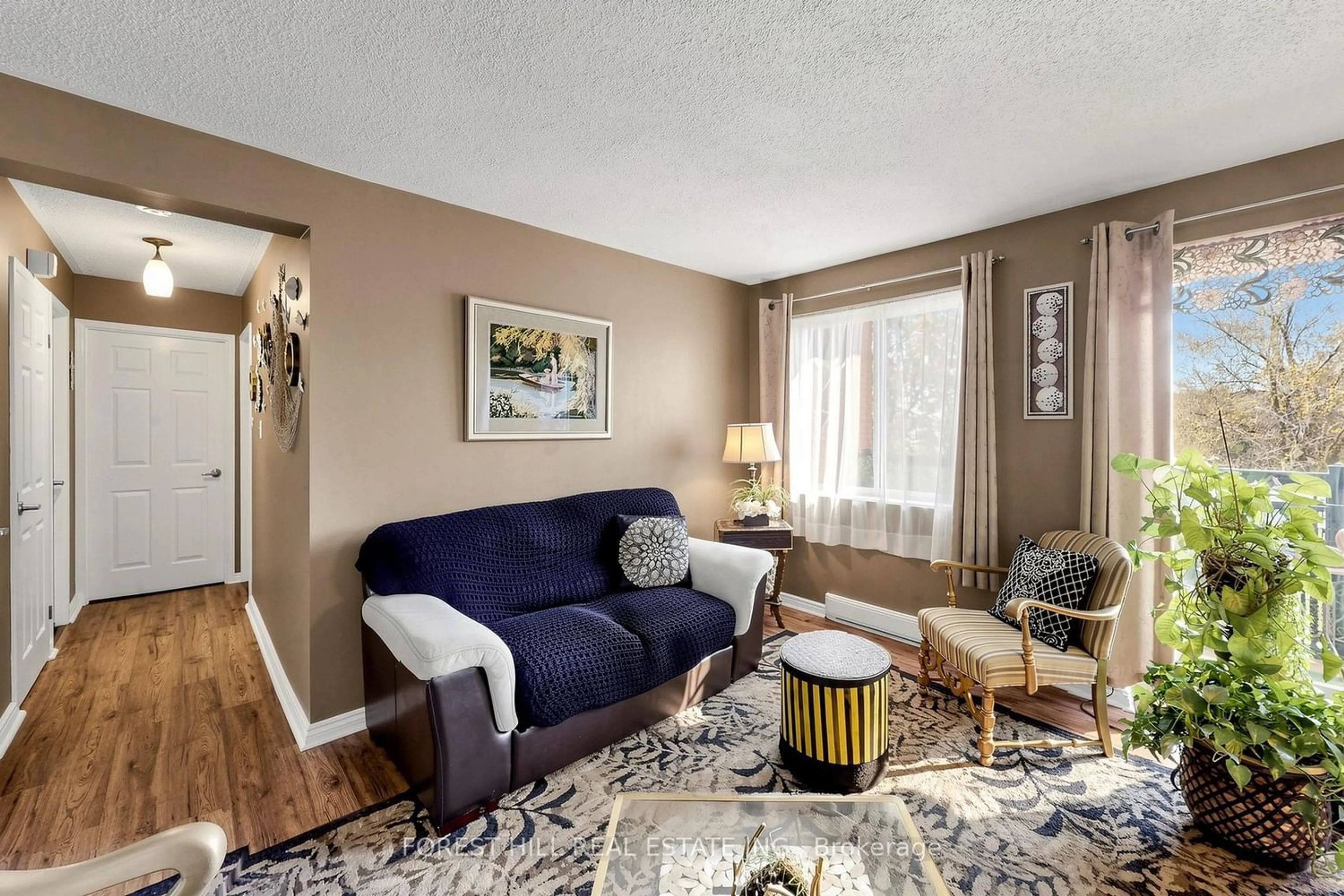Unknown for 131 Taunton Rd #304, Oshawa Ontario L1G 3T8