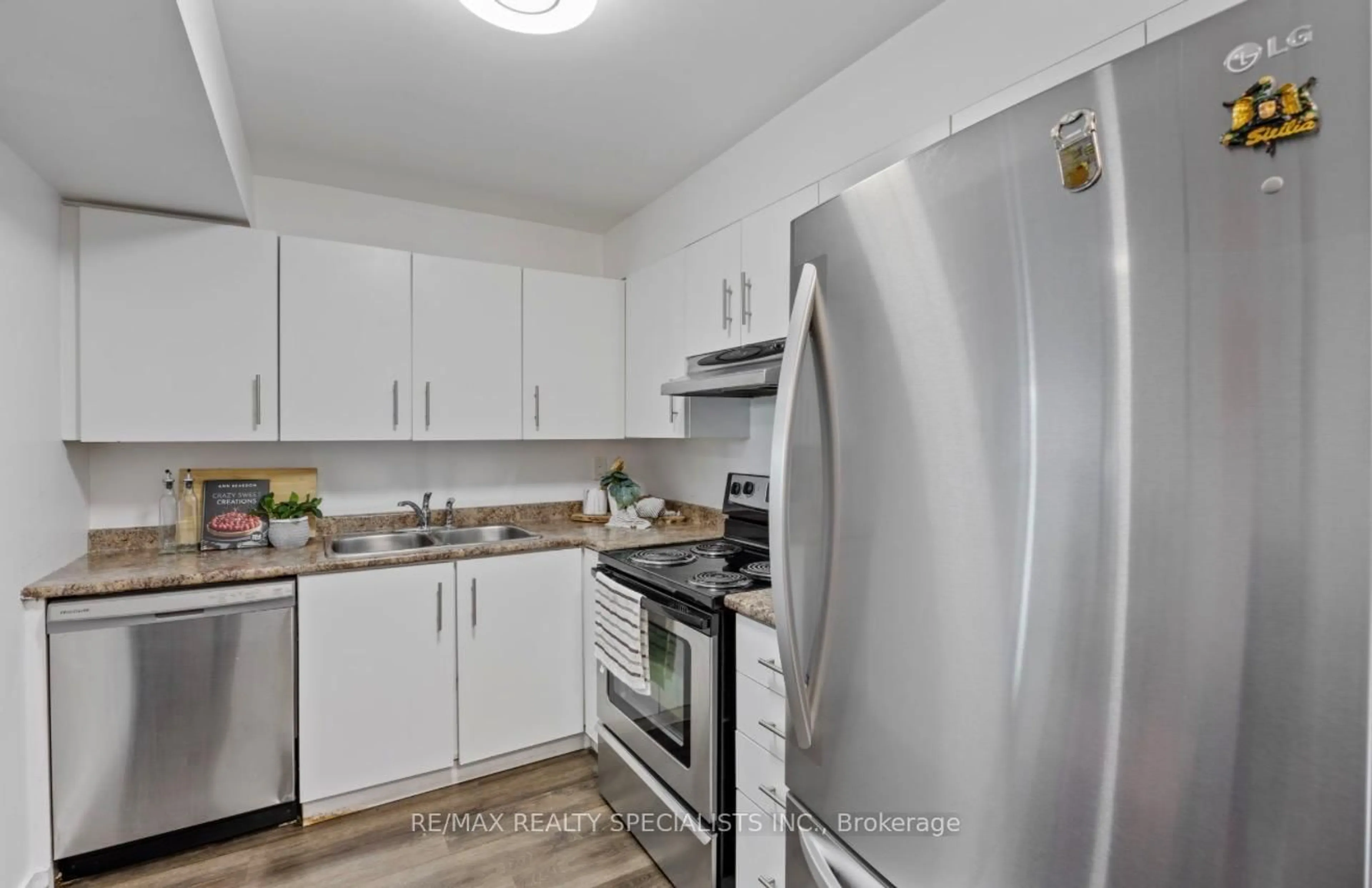 Unknown for 330 Mccowan Rd #311, Toronto Ontario M1J 3N3