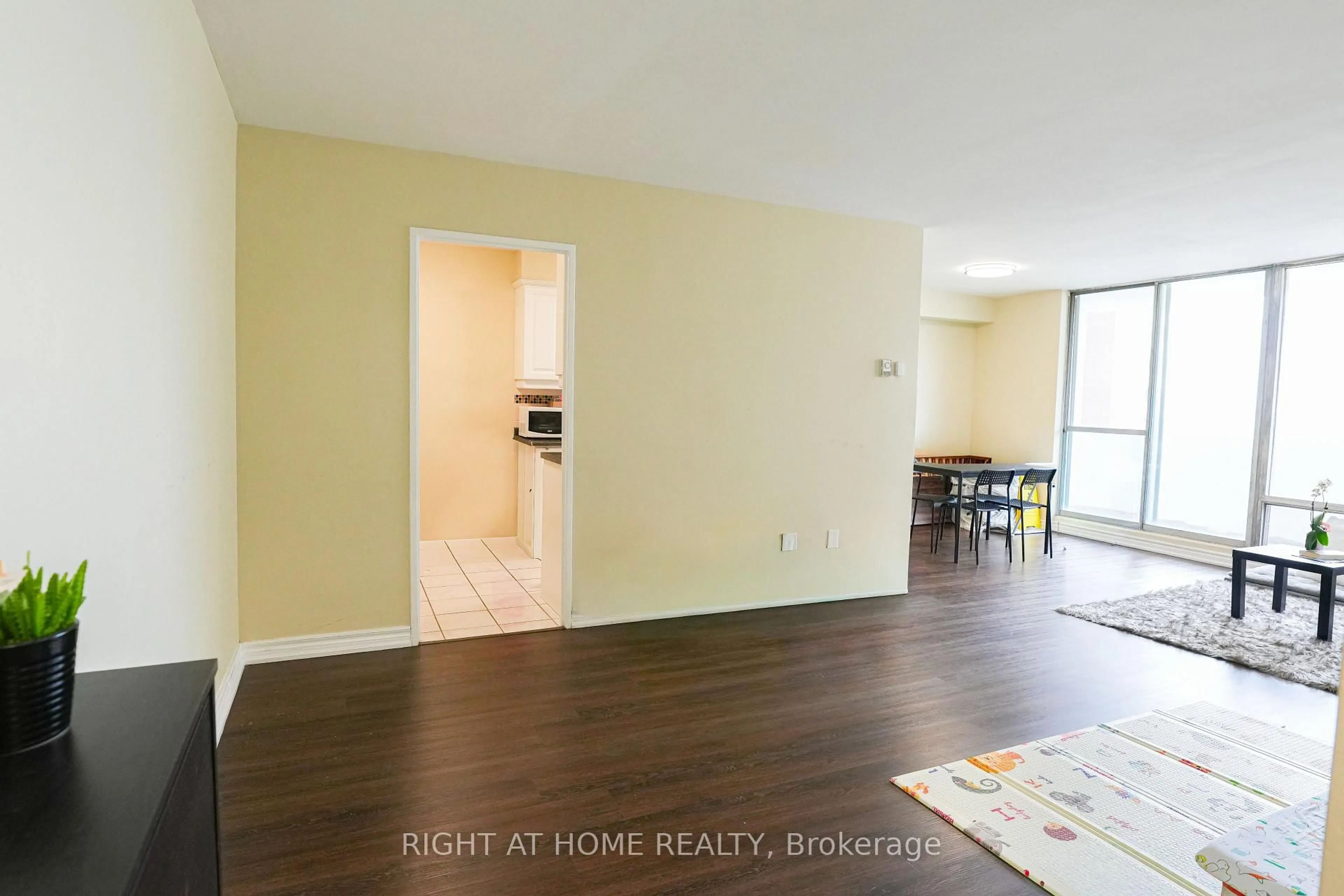 A pic of a room for 1 Massey Sq #2203, Toronto Ontario M4C 5L4