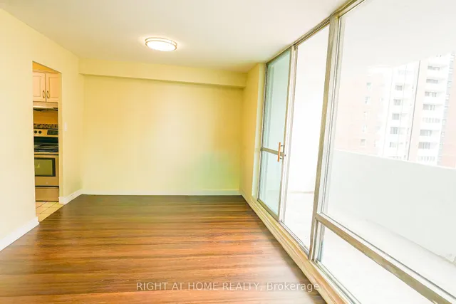 1 Massey Sq #2203, Toronto 5