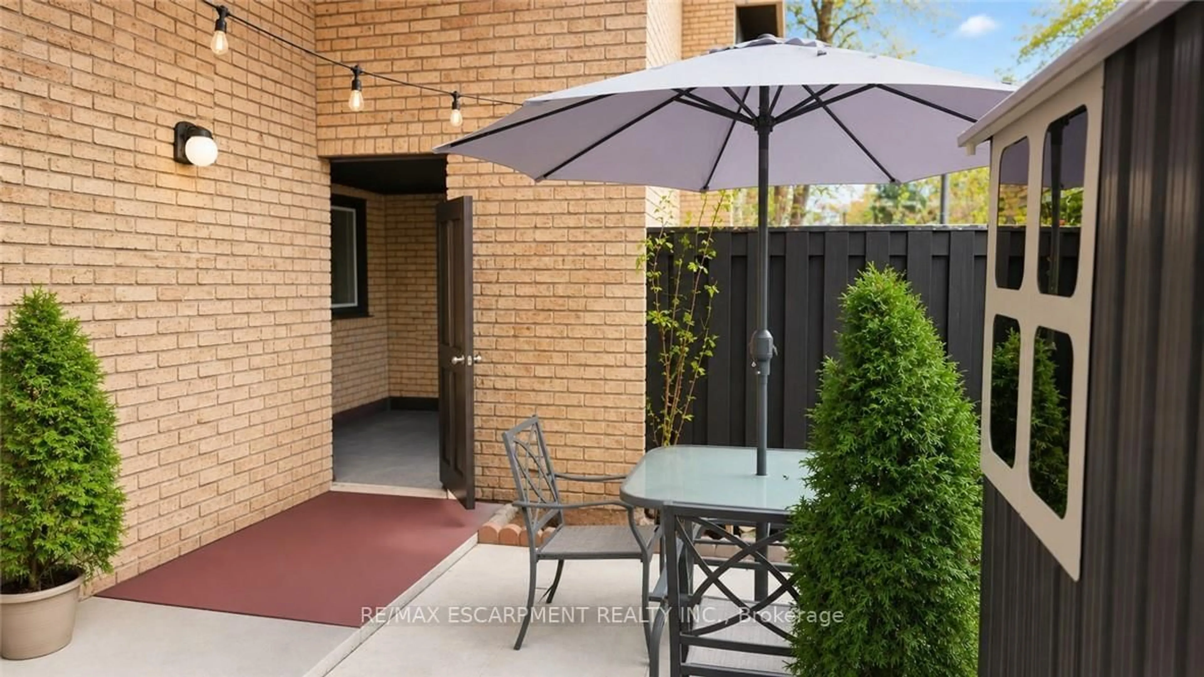 Patio, street for 110 Ling Rd #7, Toronto Ontario M1E 4V9