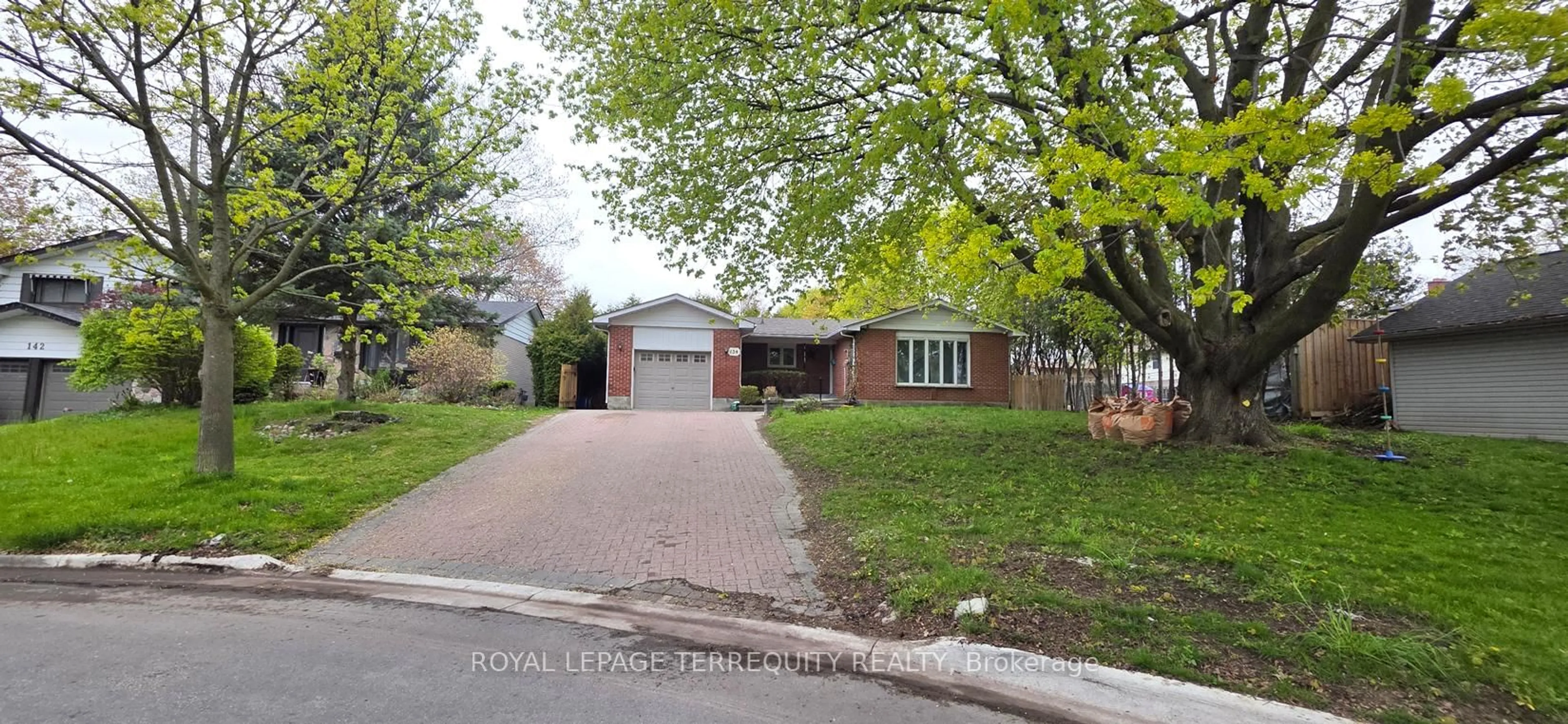 Home with brick exterior material, street for 134 Switzer Dr, Oshawa Ontario L1G 3J7