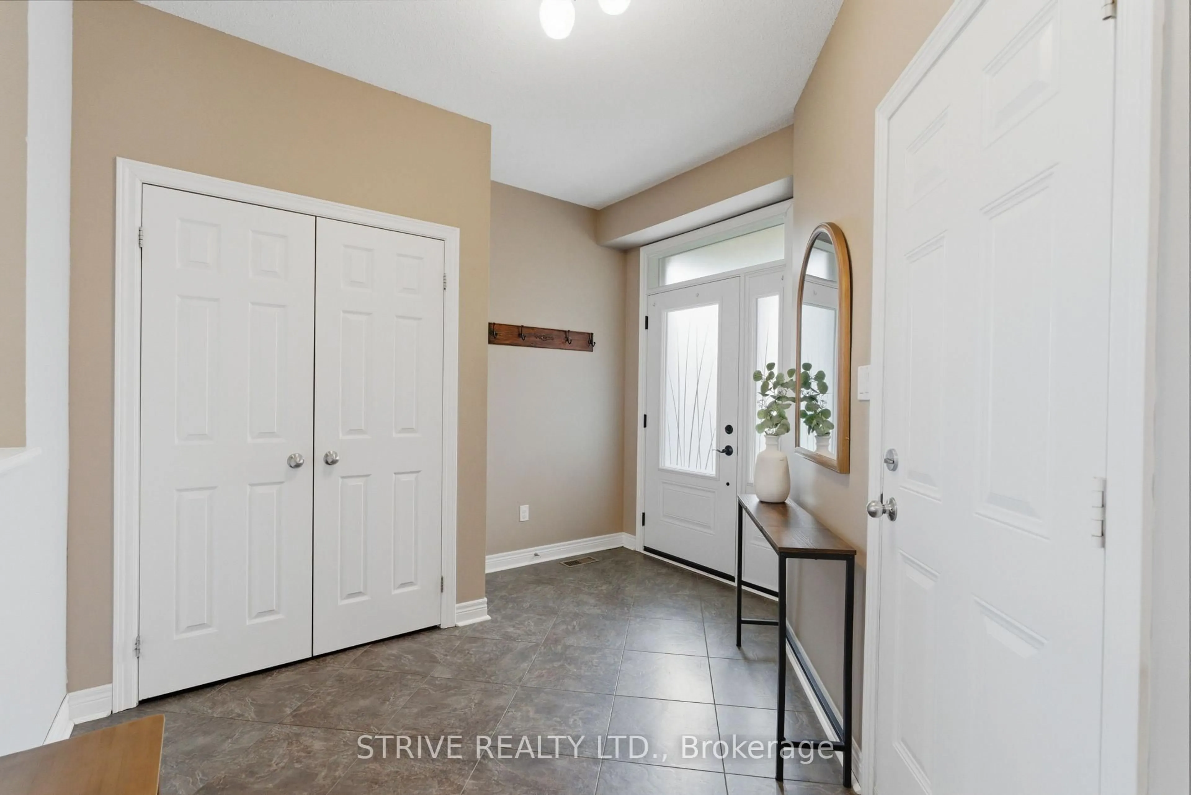 Indoor entryway for 381 West Scugog Lane, Clarington Ontario L1C 0G4