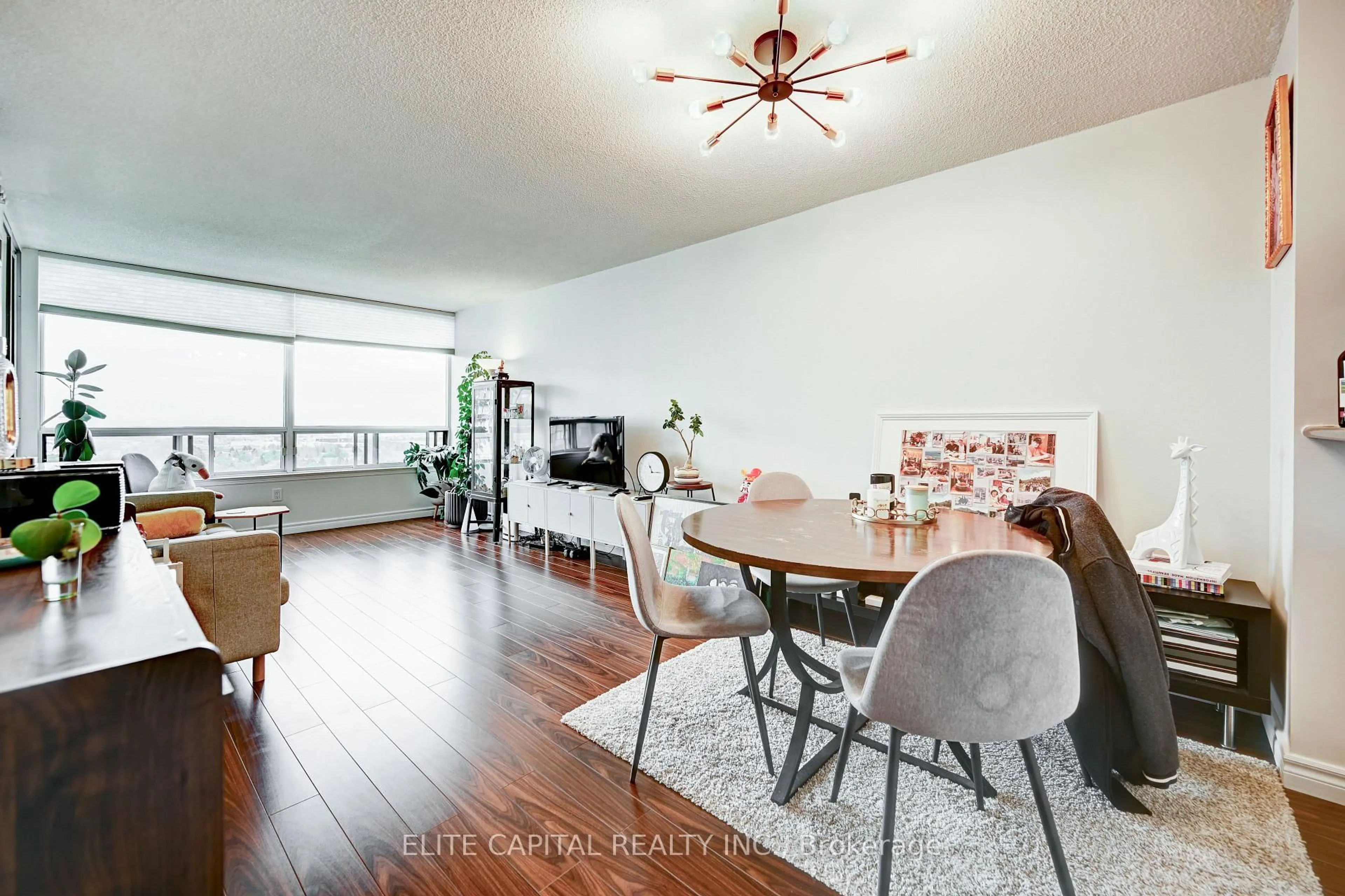 Dining room, wood/laminate floor for 350 Alton Towers Circ #1706, Toronto Ontario M1V 5E3