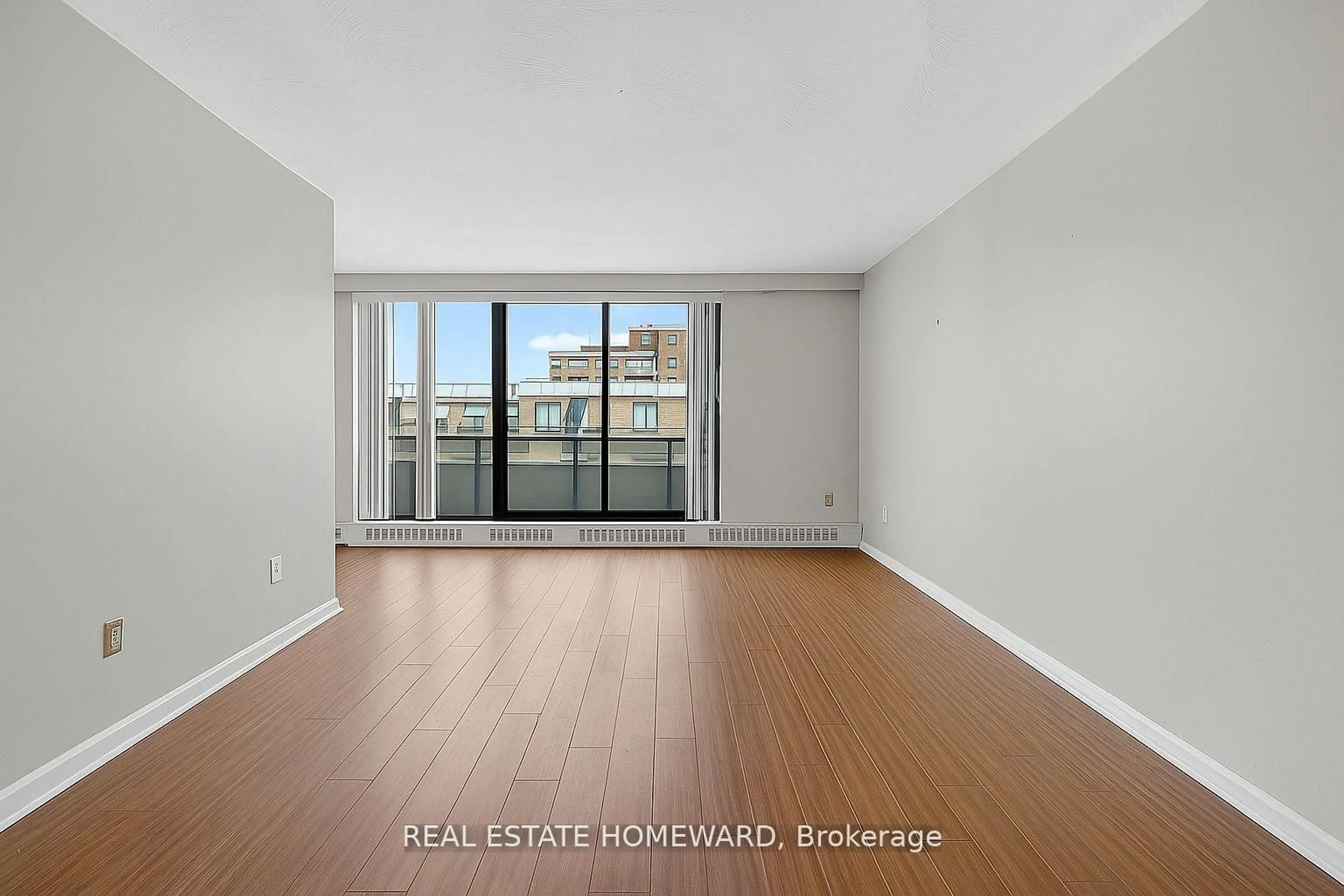 A pic of a room for 915 Midland Ave #708, Toronto Ontario M1K 4G1